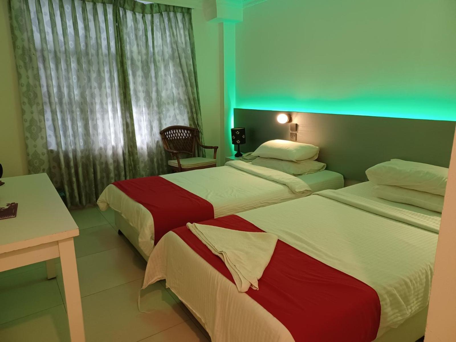 Deluxe Double or Twin Room - Photo 10