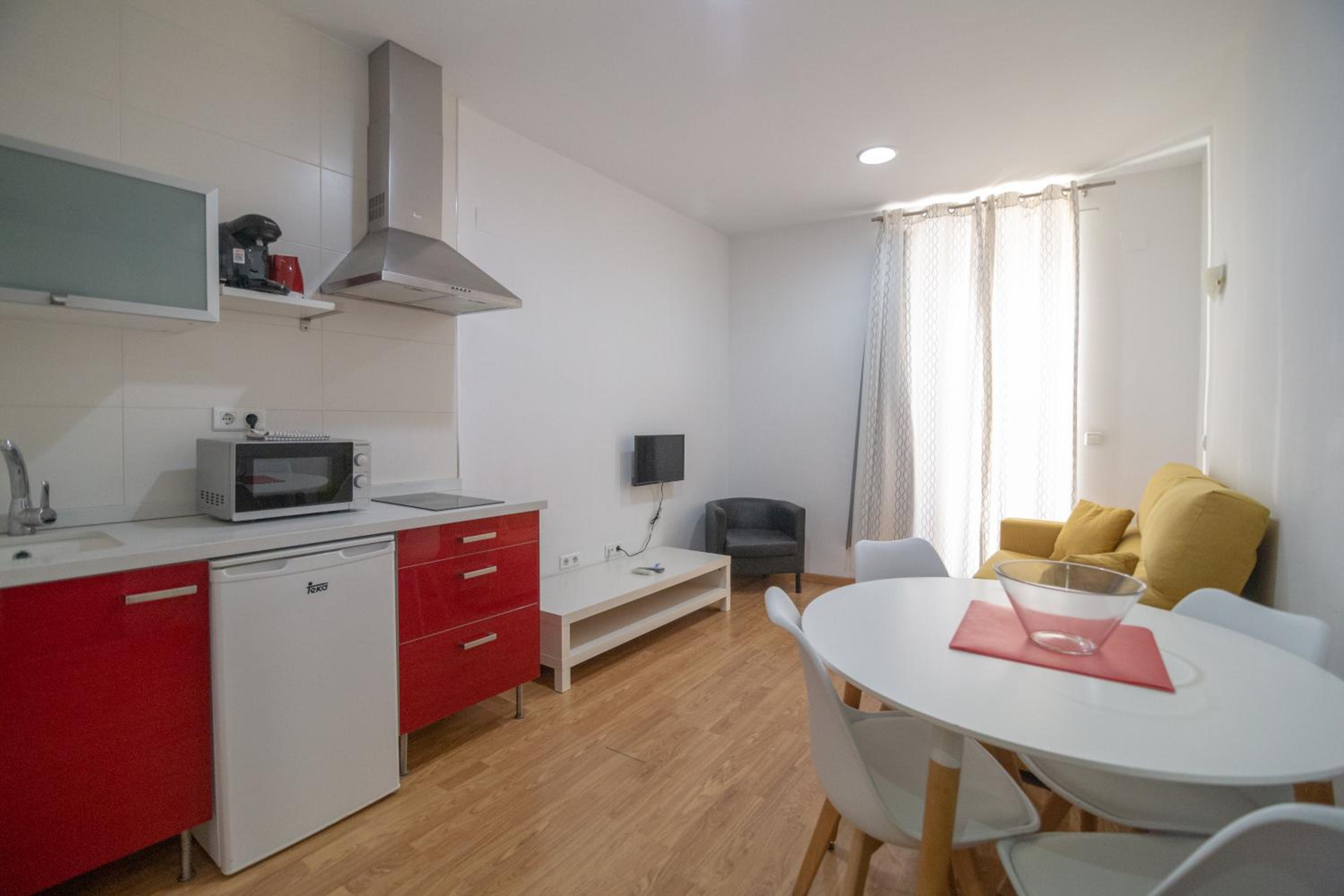 One-Bedroom Apartment (4 Adults) - Photo 3