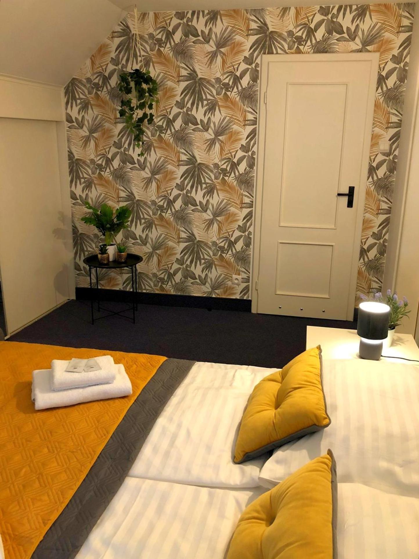 One-Bedroom Apartment - Photo 10