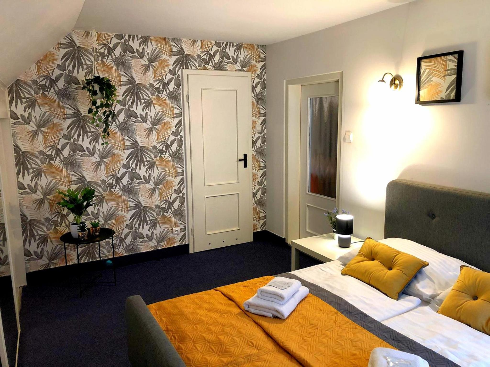 One-Bedroom Apartment - Photo 16