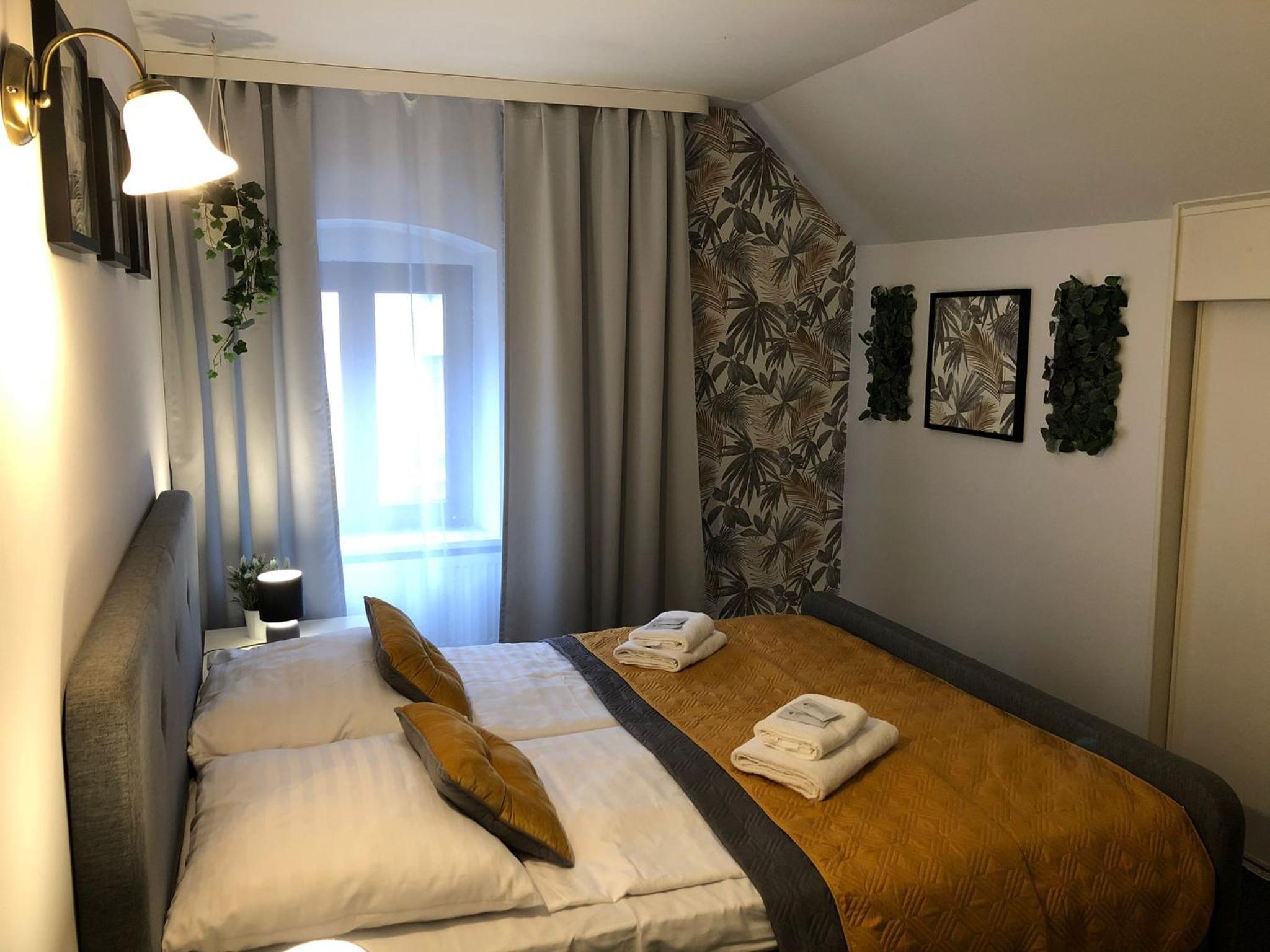 One-Bedroom Apartment - Photo 3