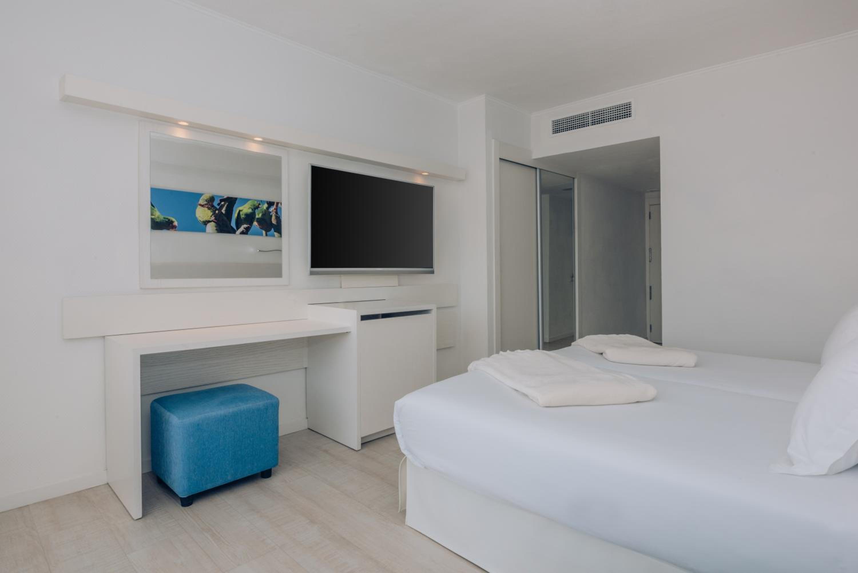 Double Room with Sea View - Photo 5