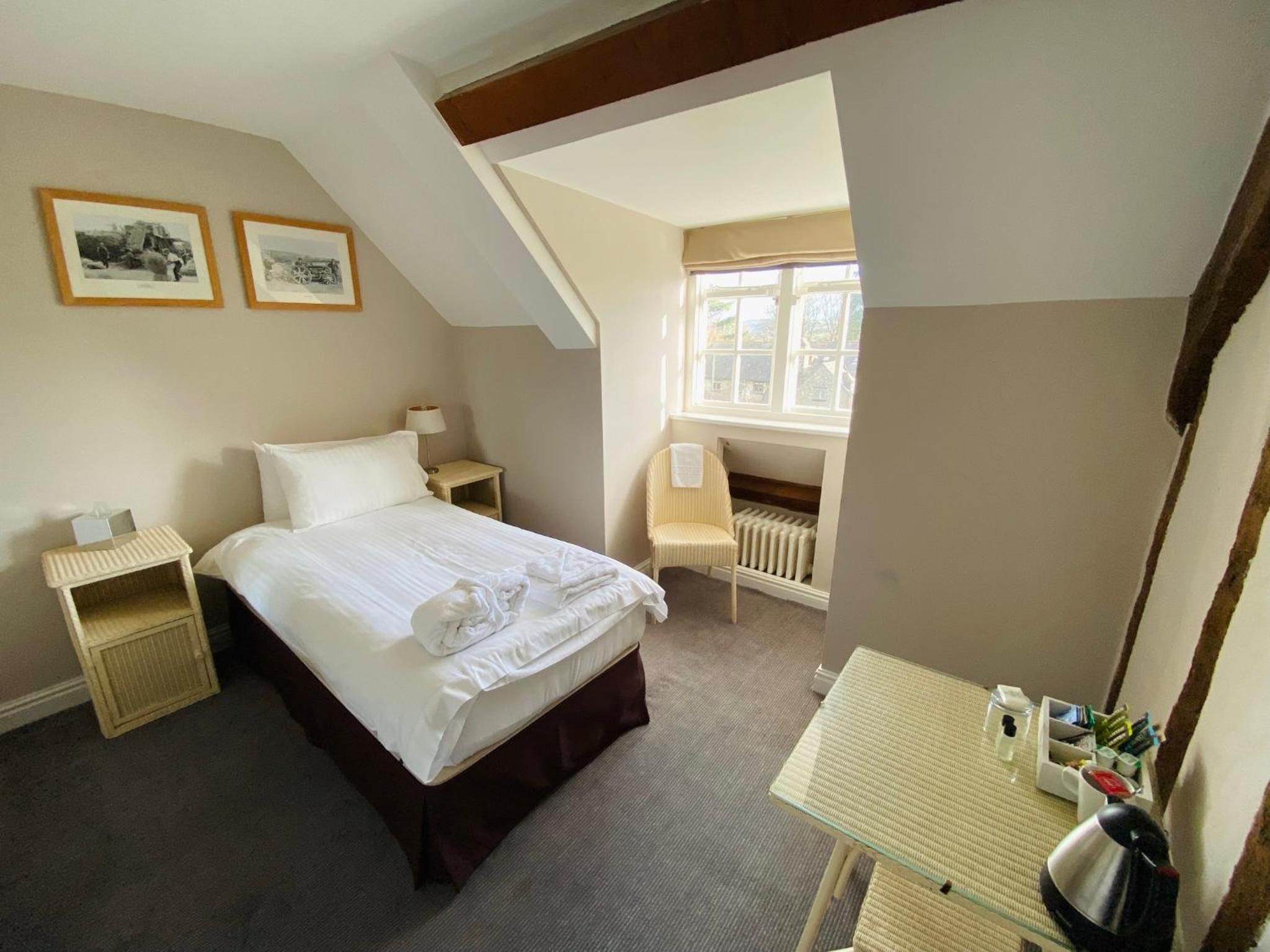 Single Room with Private External Bathroom