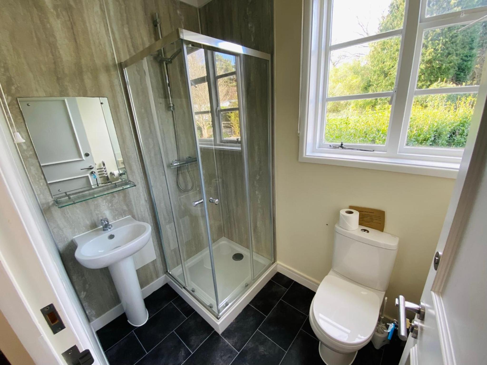Single Room with Shared Bathroom photo 2