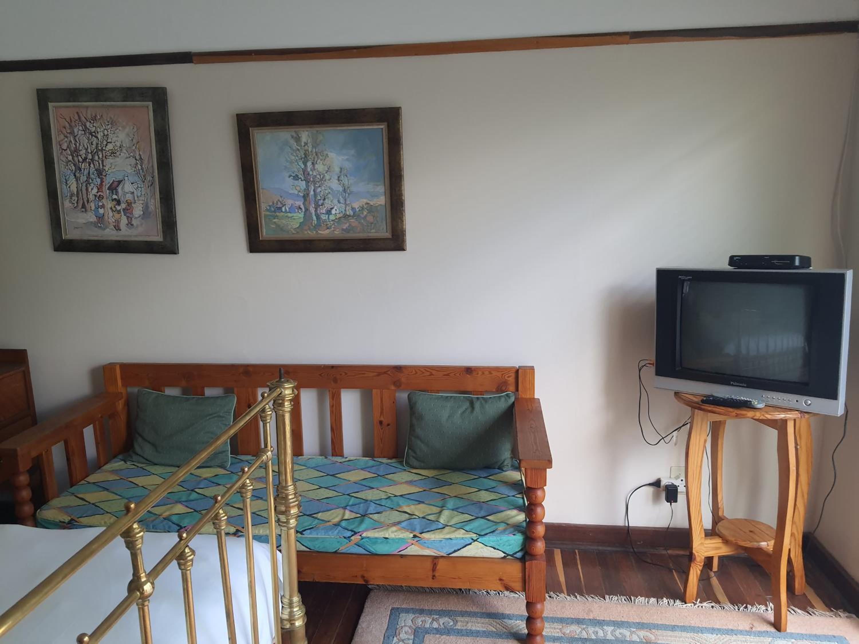 Budget Twin Room - Photo 5