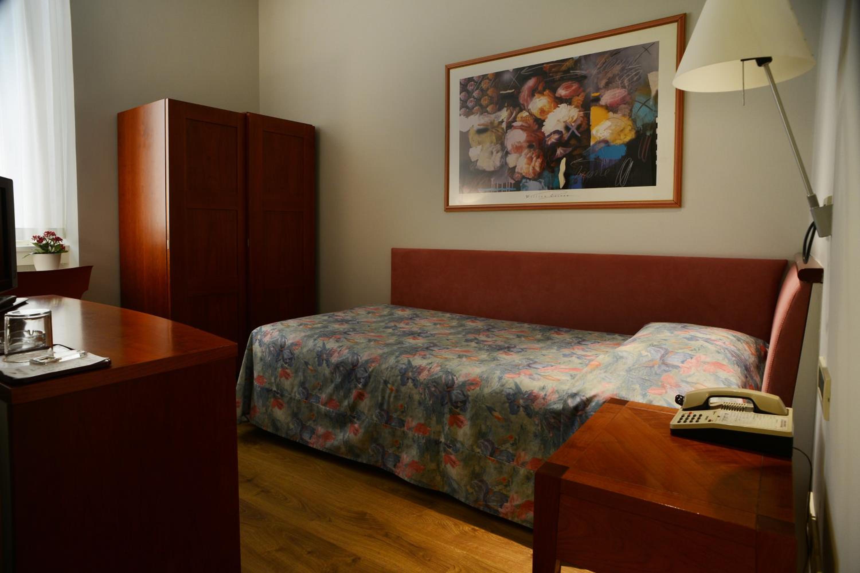 Standard Single Room photo 2