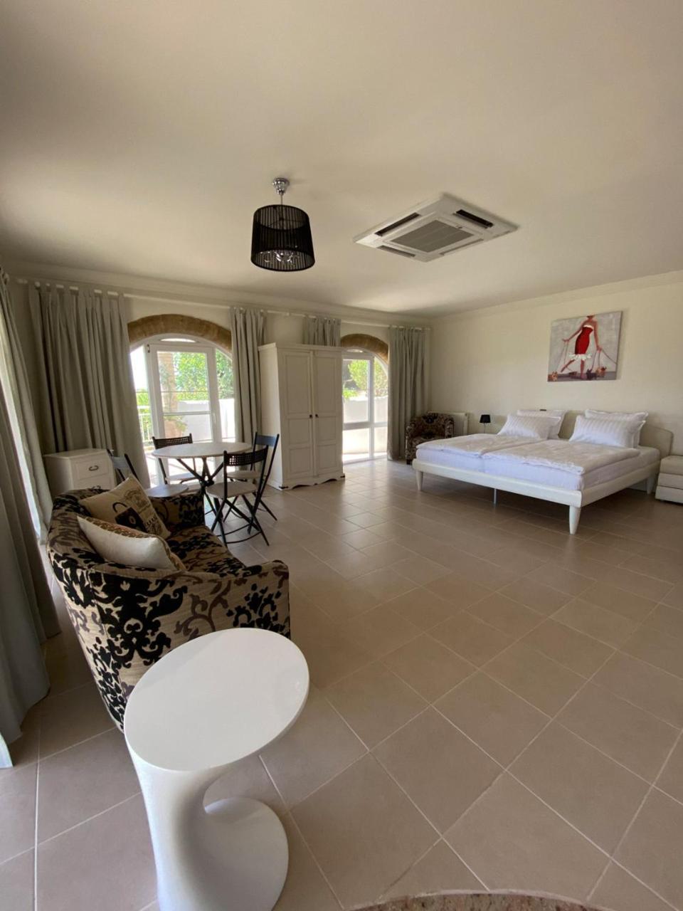 Deluxe Suite photo 1