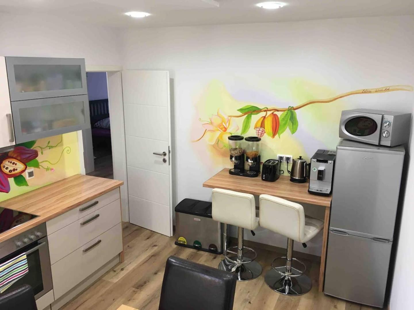 One-Bedroom Apartment - Photo 4