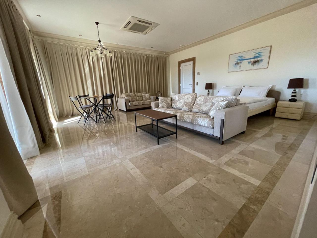 Deluxe Suite photo 1
