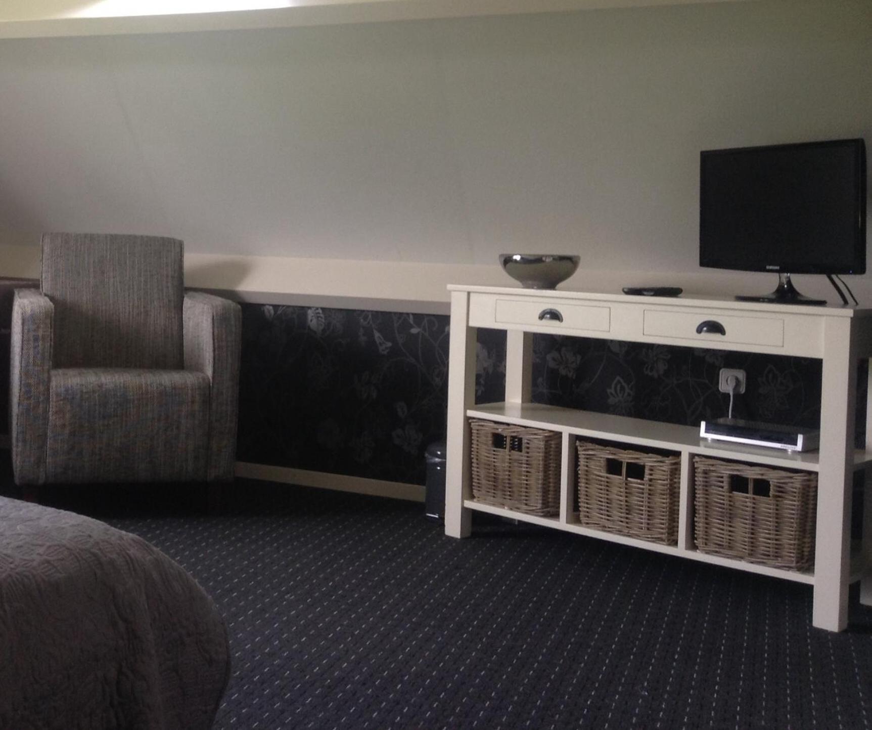 Deluxe Double Room With Bathroom photo 2