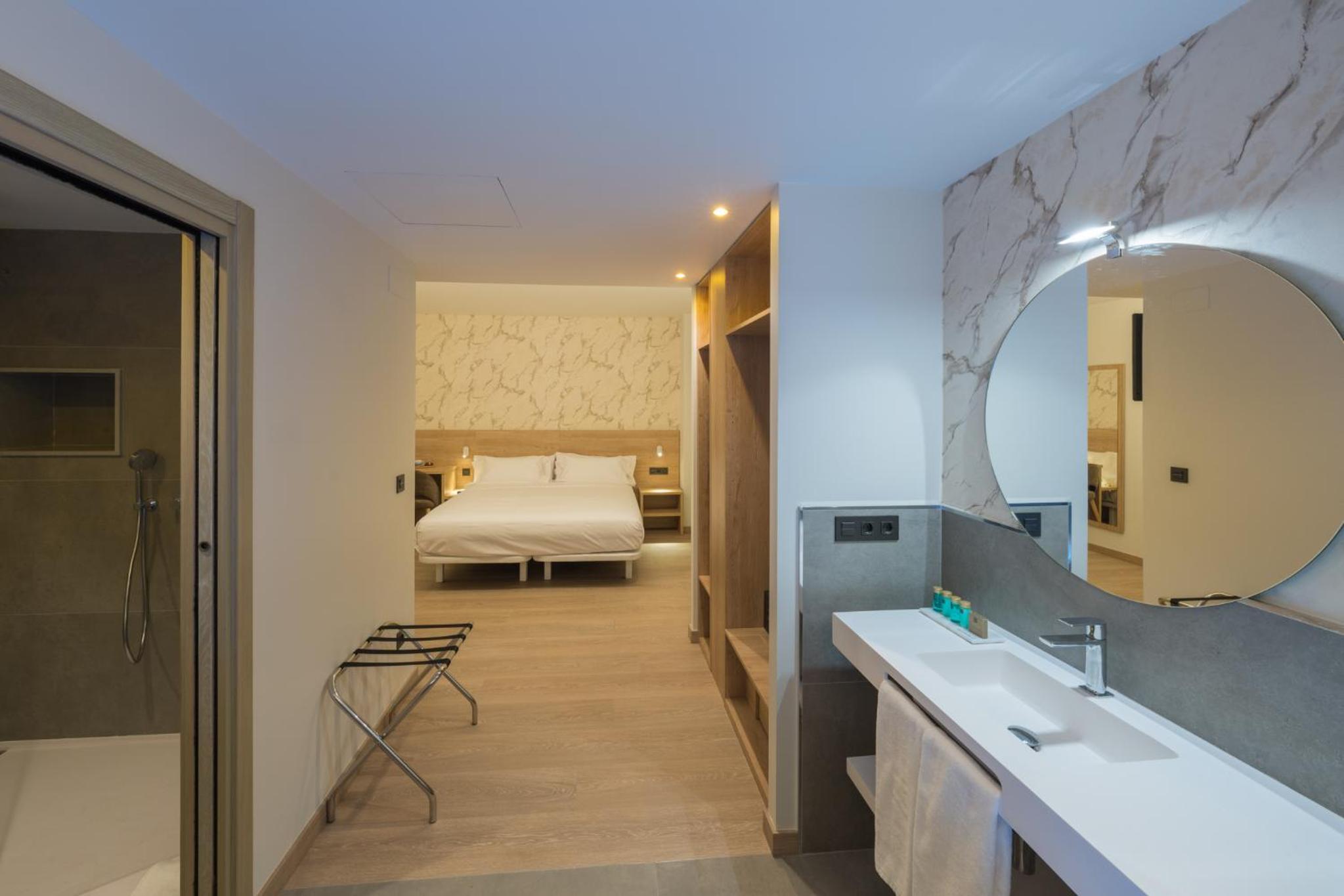 Habitación Doble con Bañera de Hidromasaje