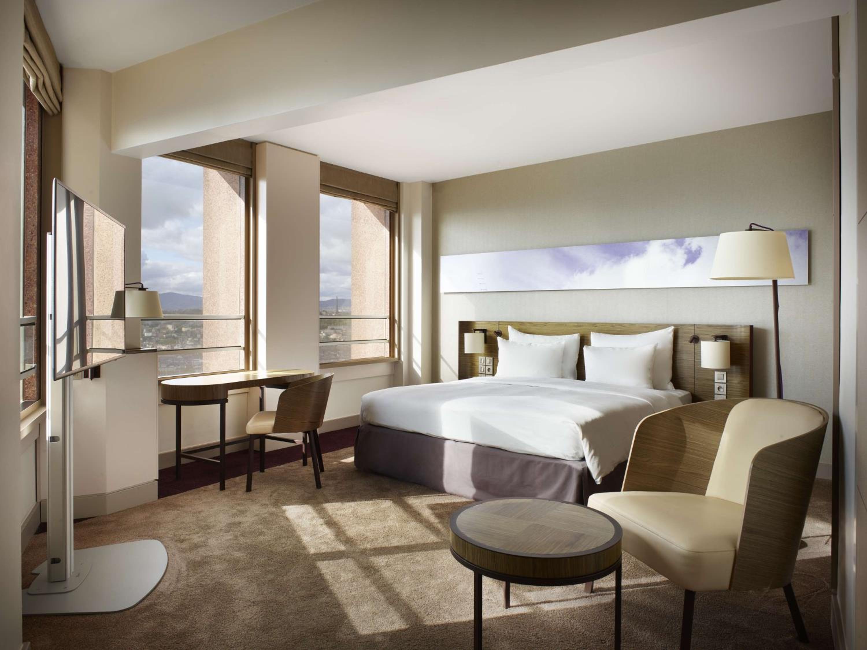 Junior Suite with Panoramic Old Town View - Photo 2