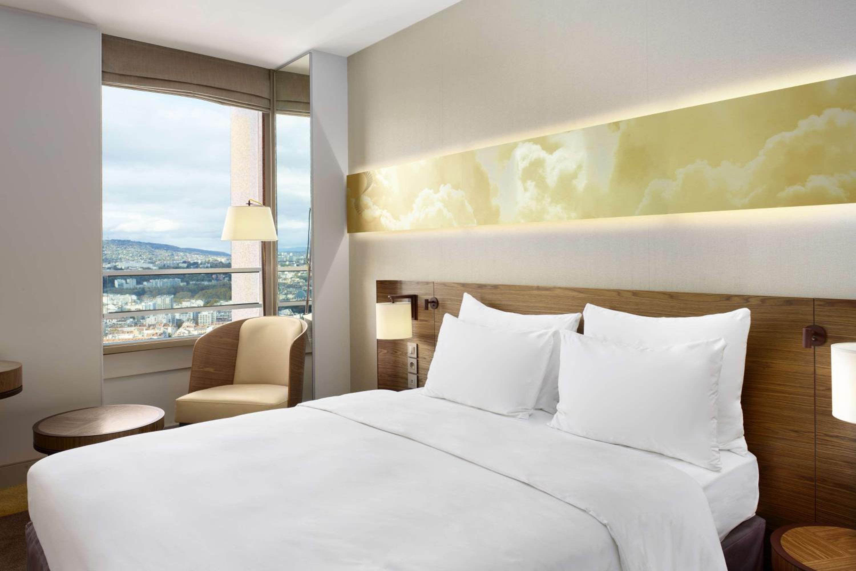 Superior Room with Monts d'Or view - Photo 6