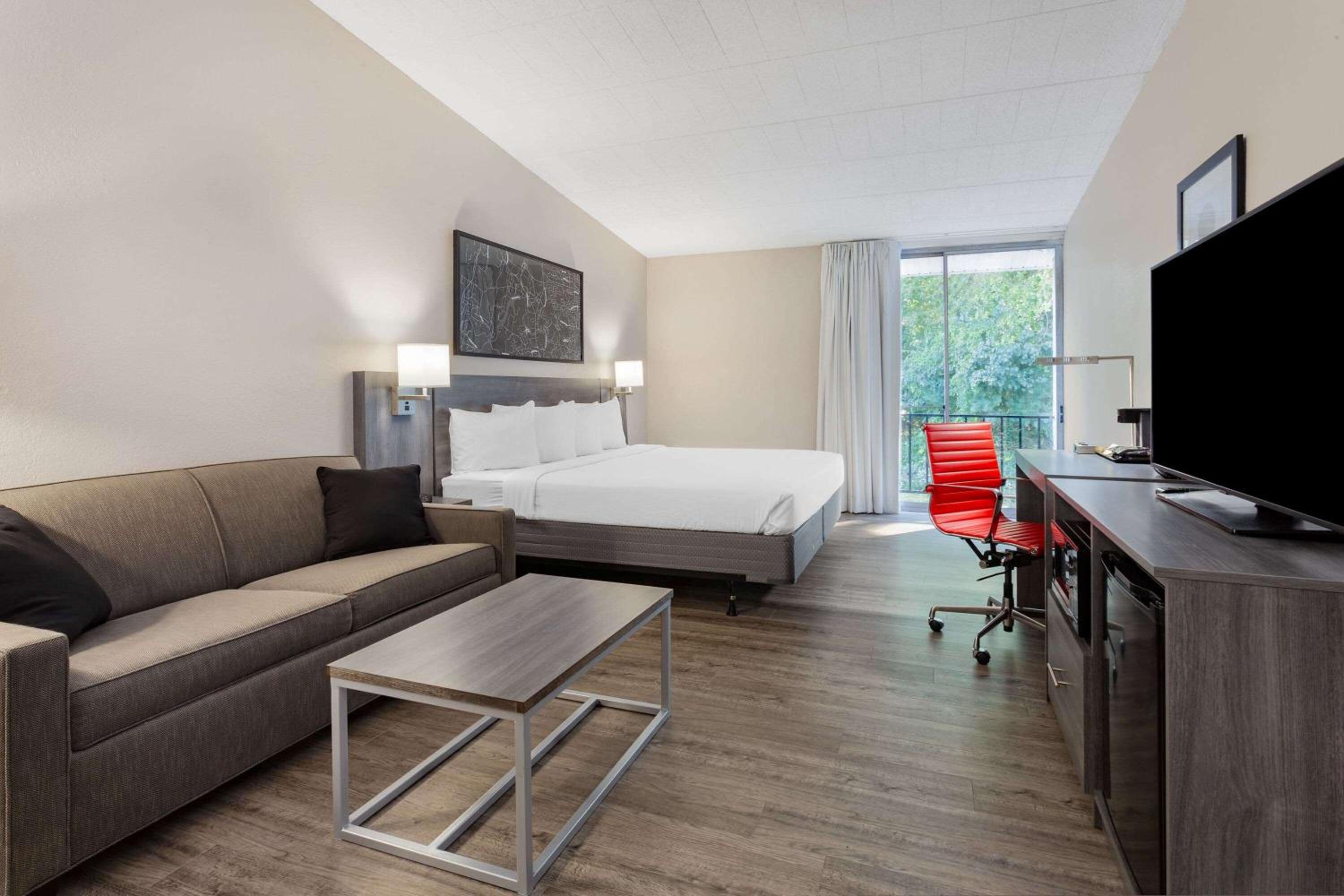 King Room - Mobility Access/Non-Smoking