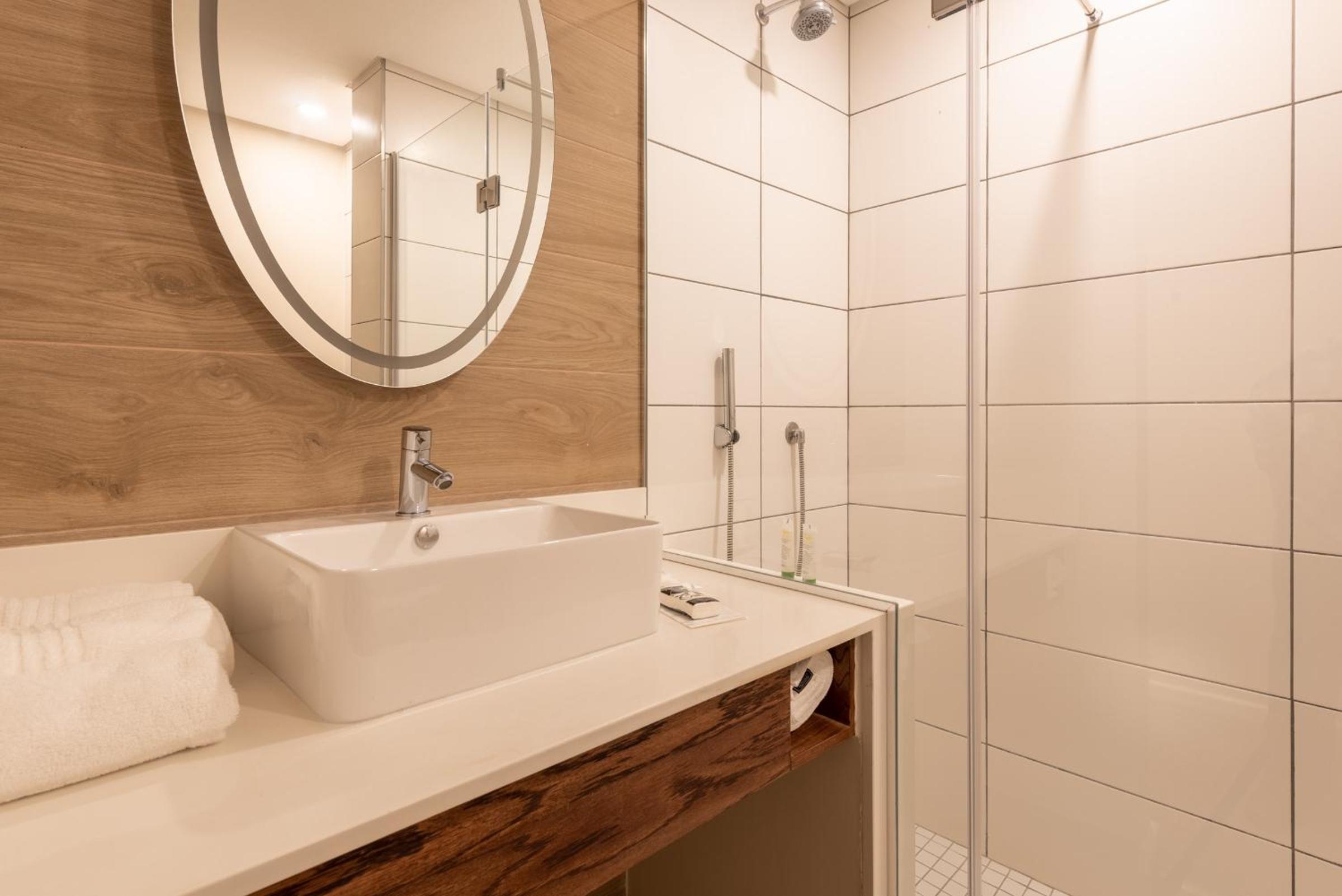 Executive Twin Room - Photo 2