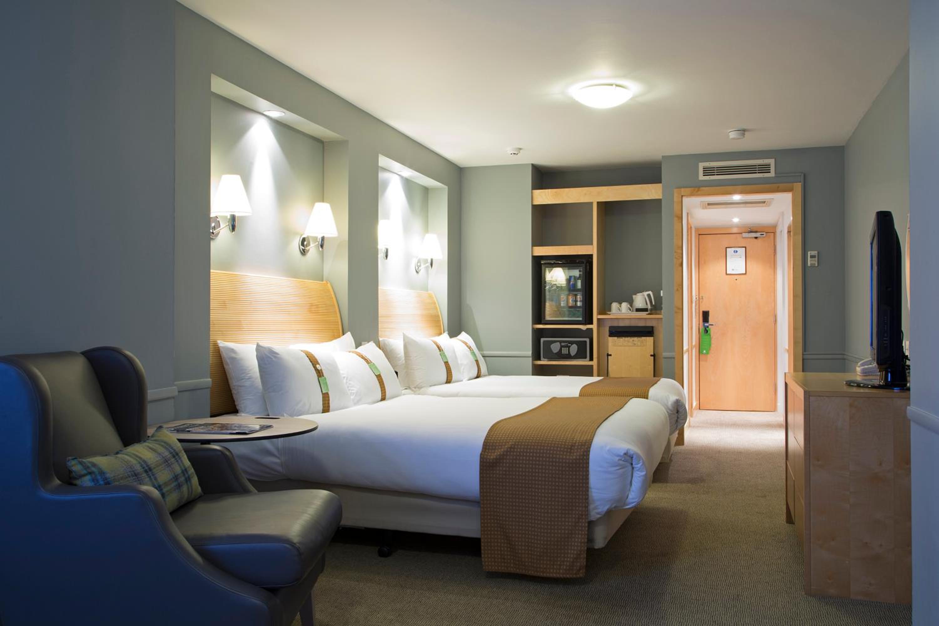 One-Bedroom Double Suite - Non-Smoking photo 3