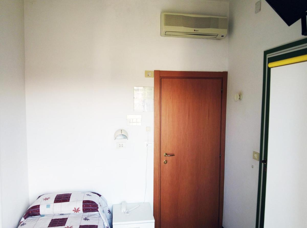 Economy Single Room