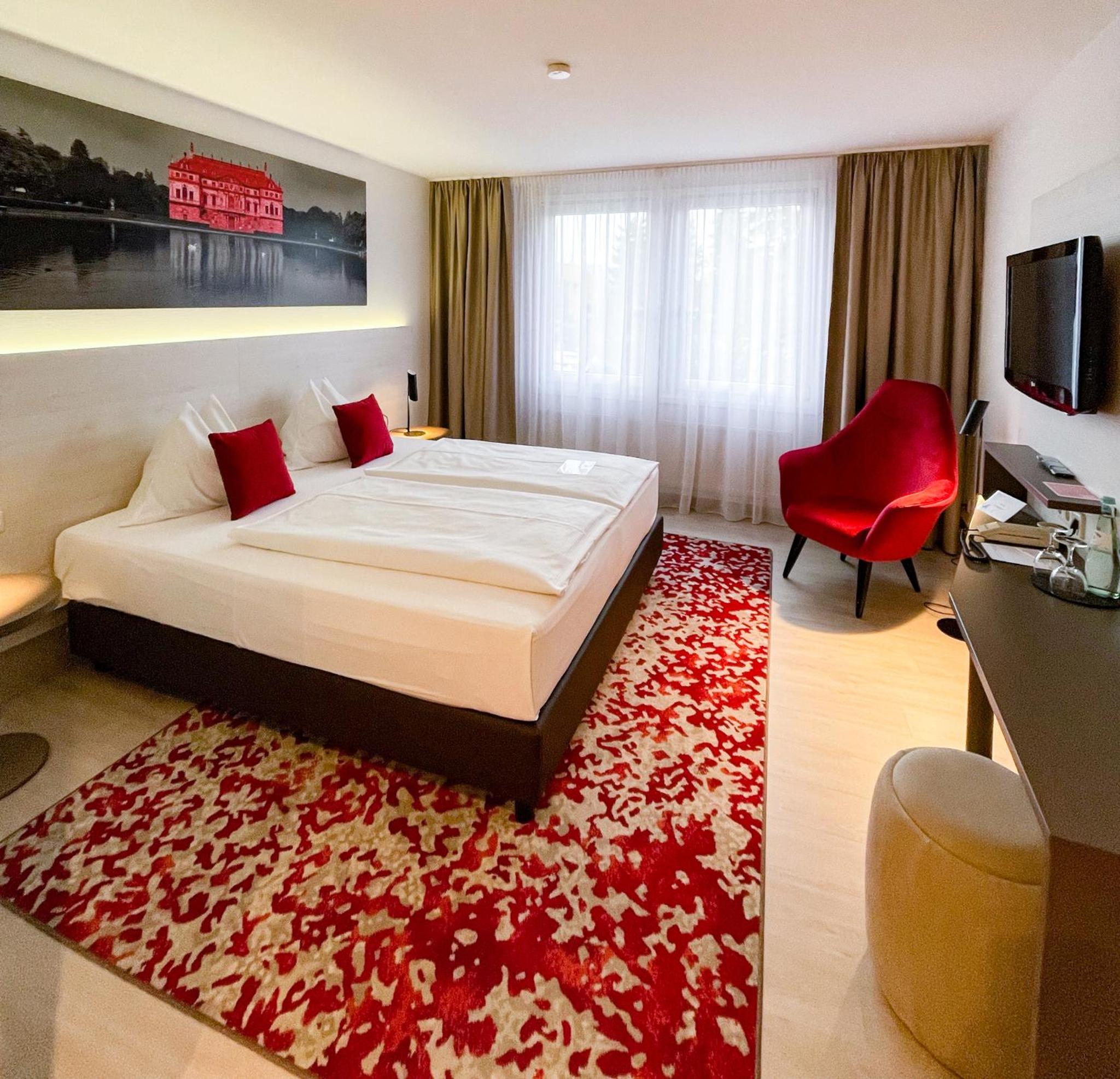 Standard Queen Room - Photo 5
