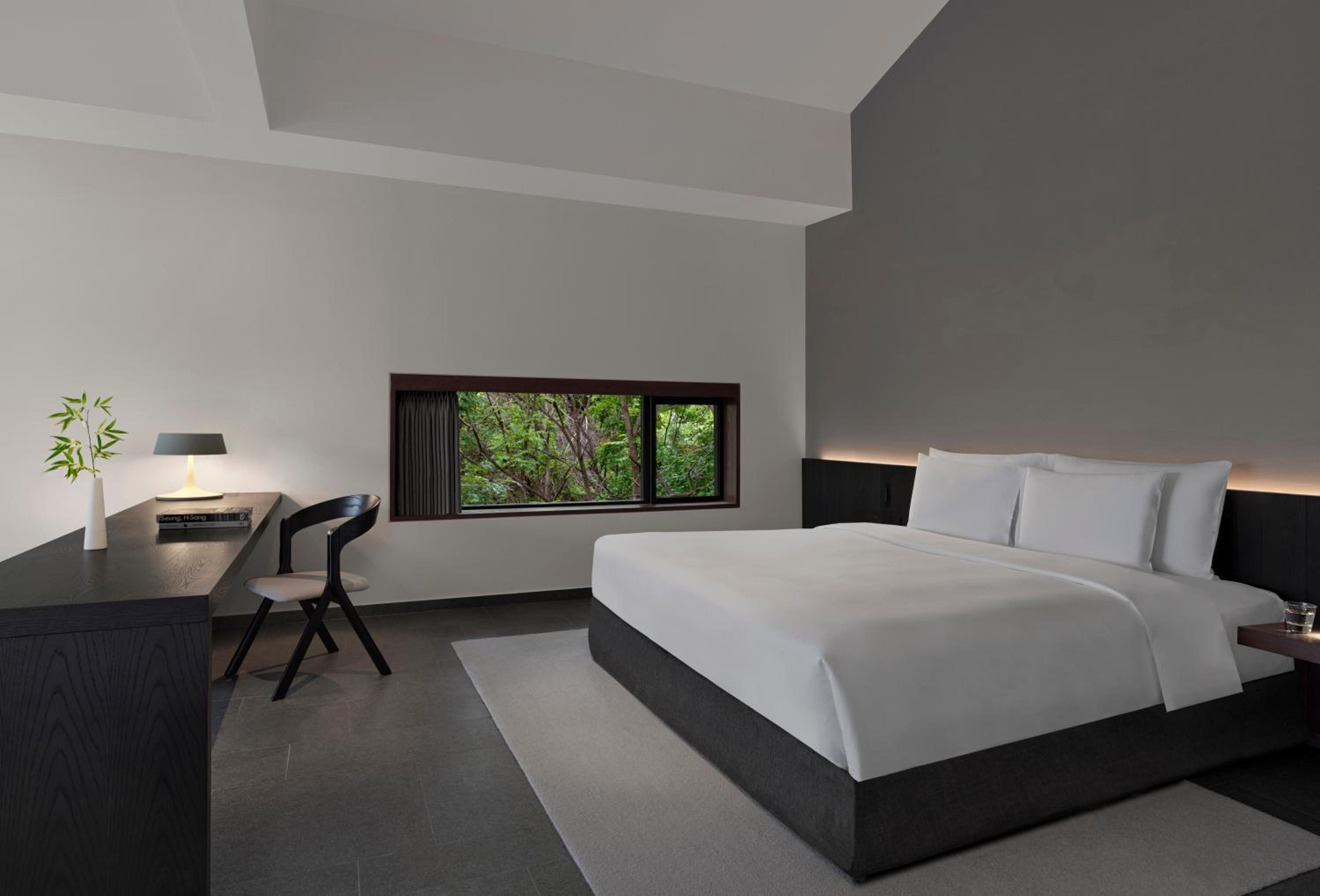 Two-Bedroom Suite - Photo 2