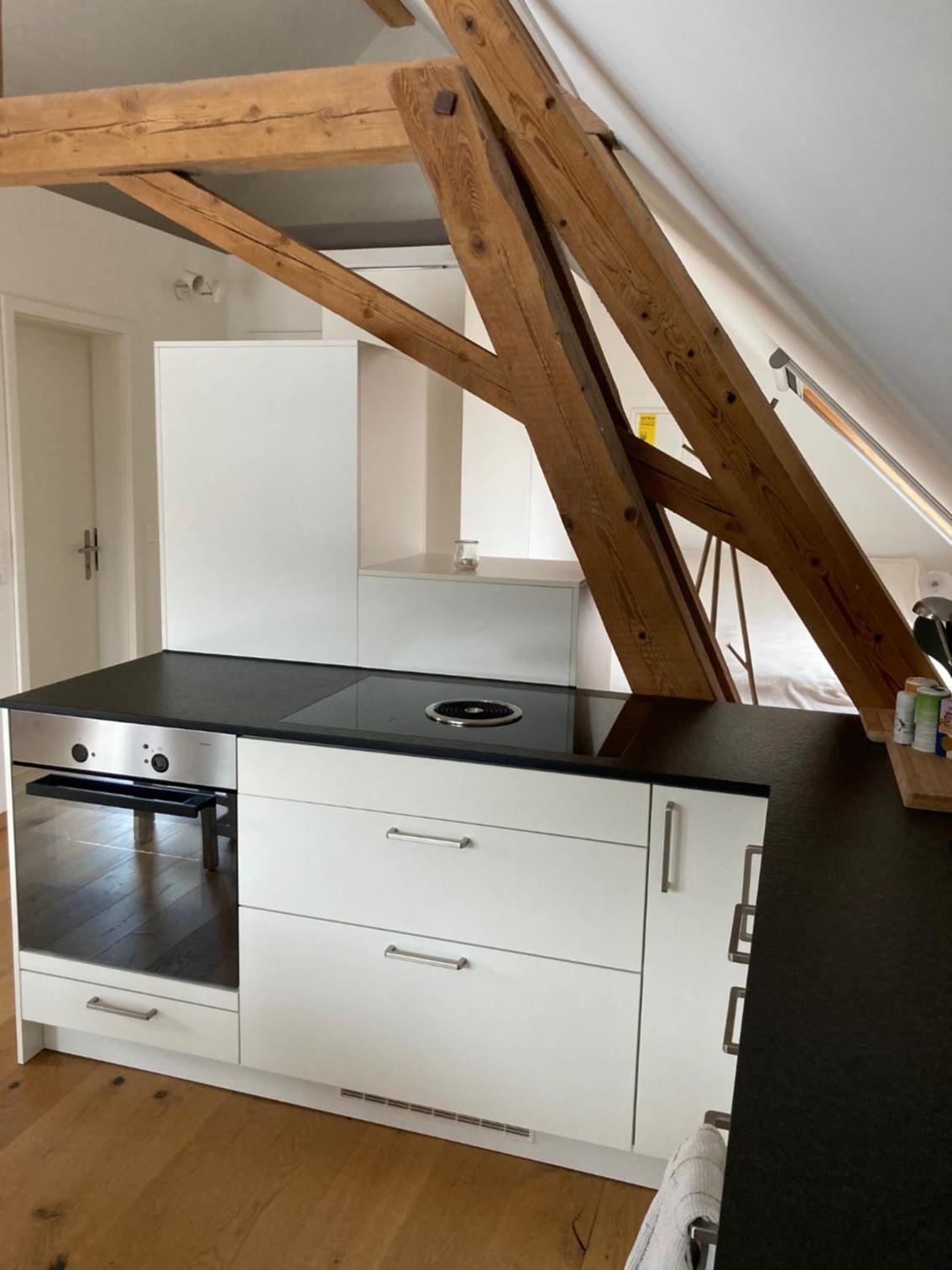 Studio Apartment - Photo 34