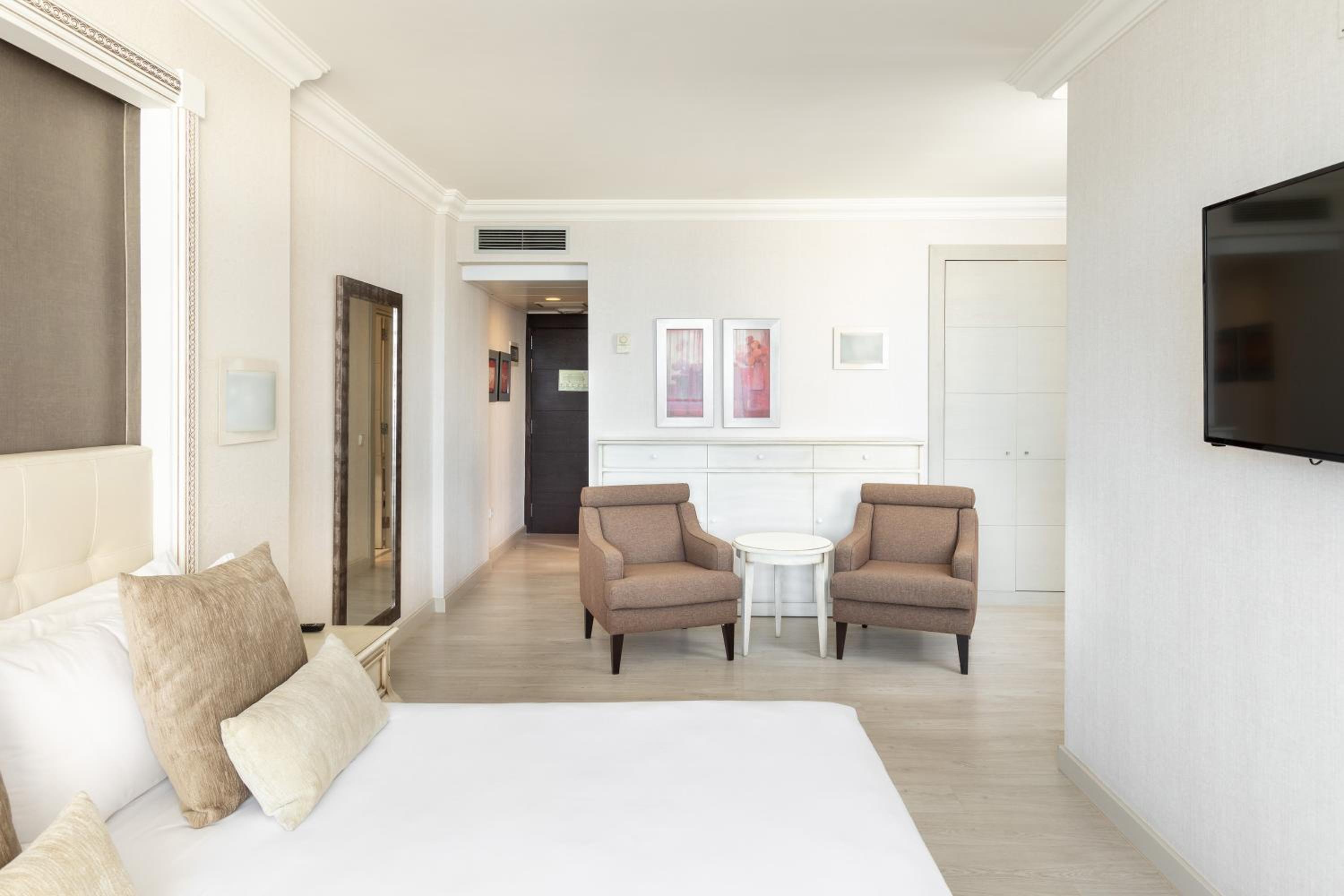 The Level Junior Suite Frontal Sea View