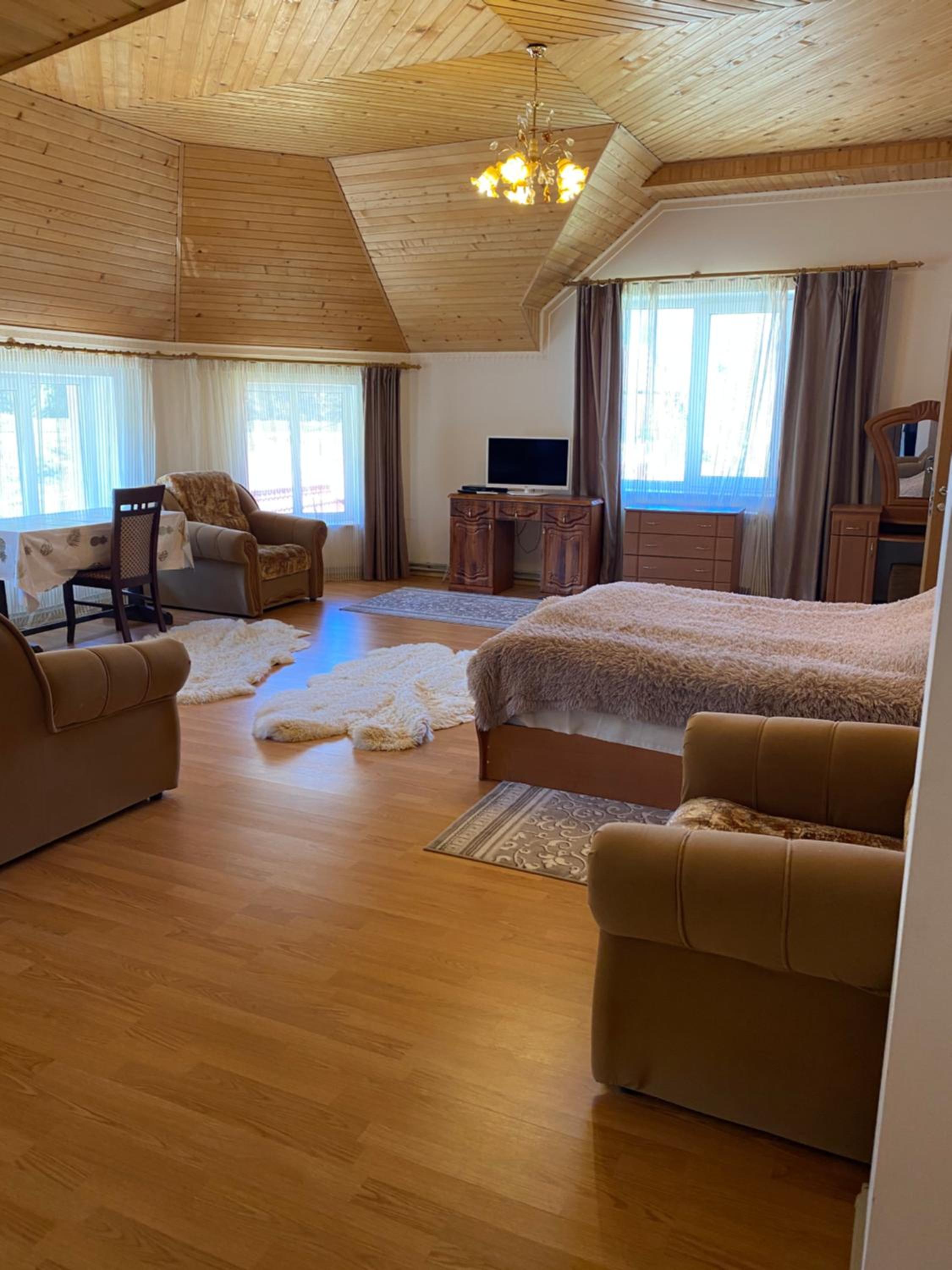 Suite with Mountain View