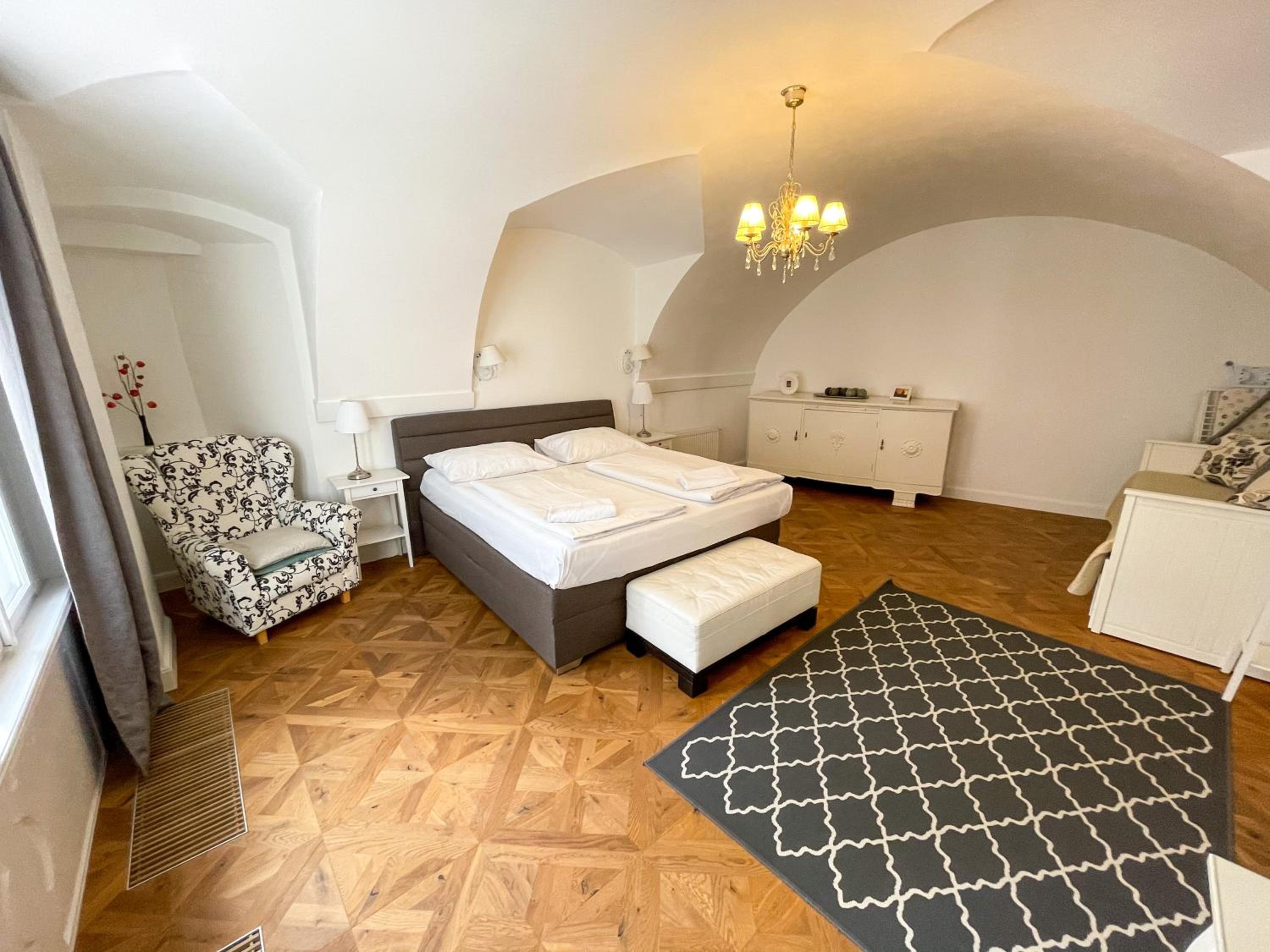 Deluxe Apartment