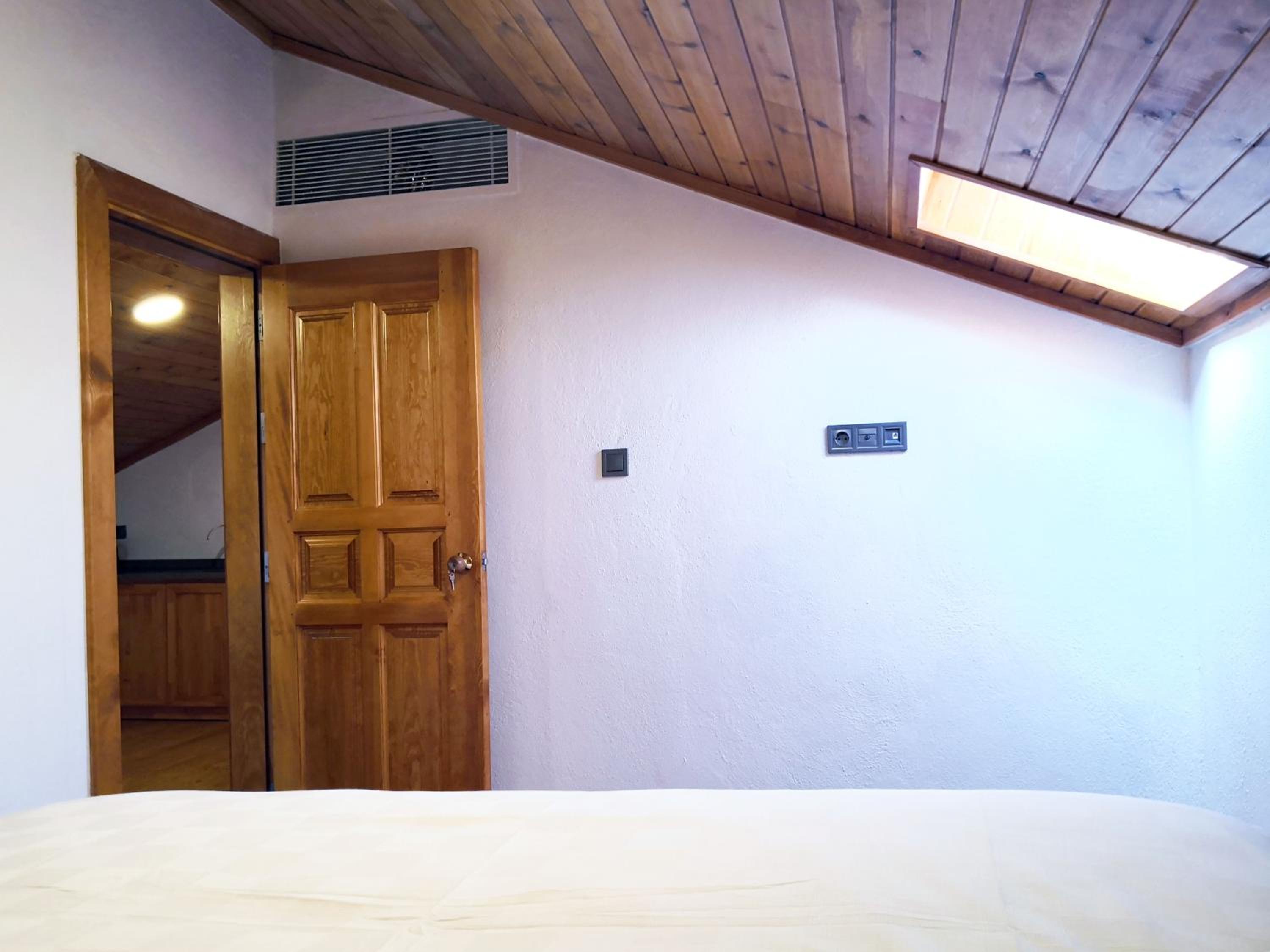 Large Double Room photo 3