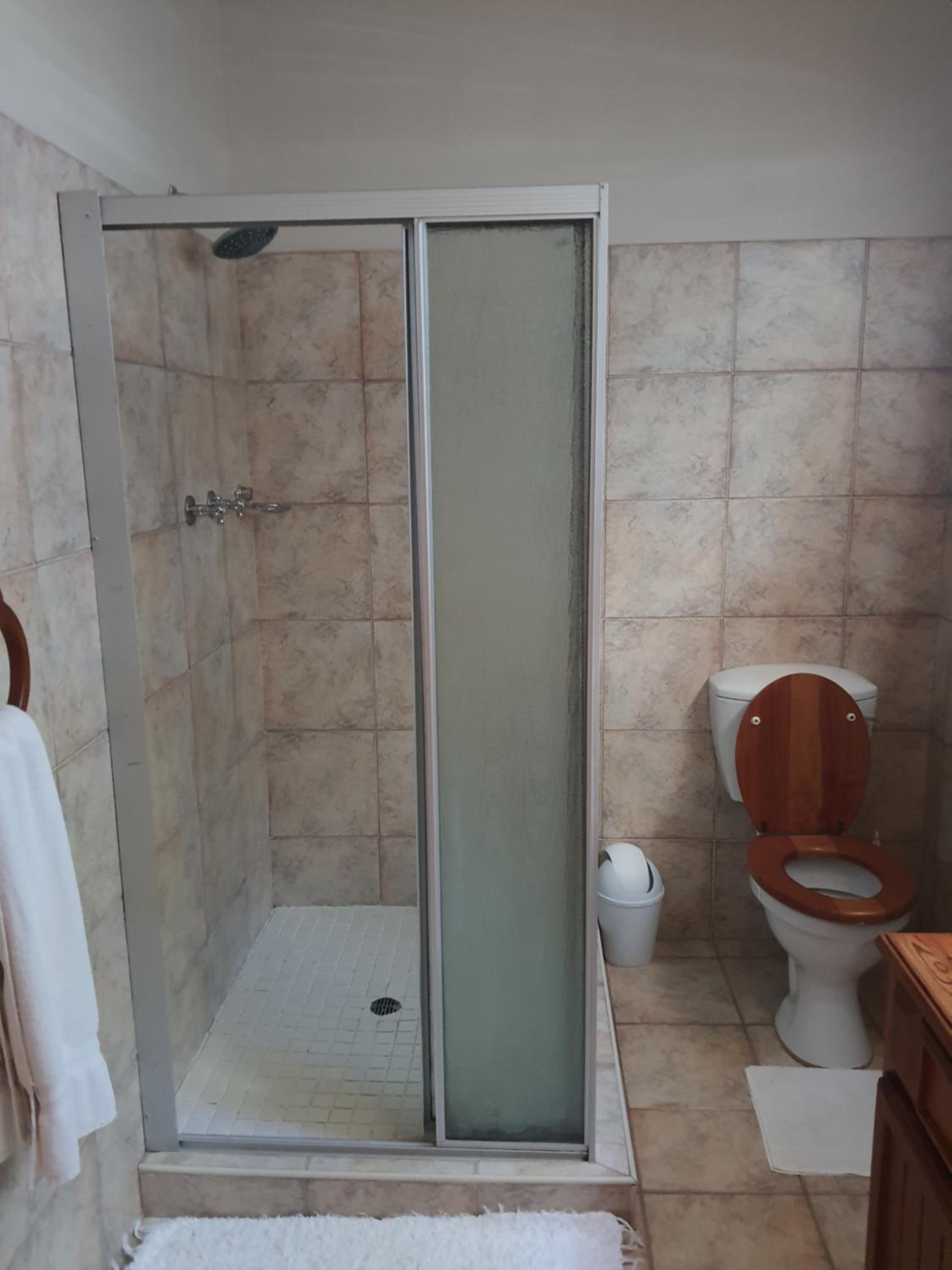 Double Room - Photo 6