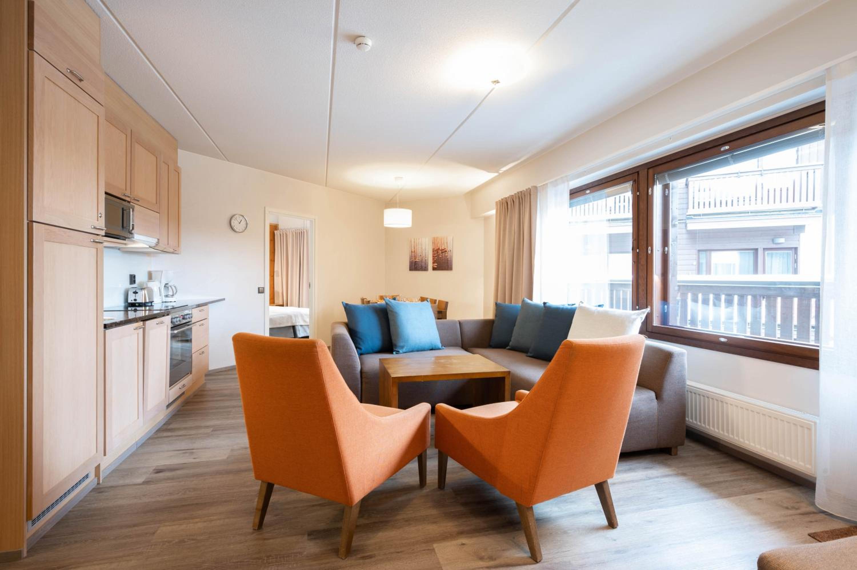 Three-Bedroom Apartment - No pets allowed - Photo 8