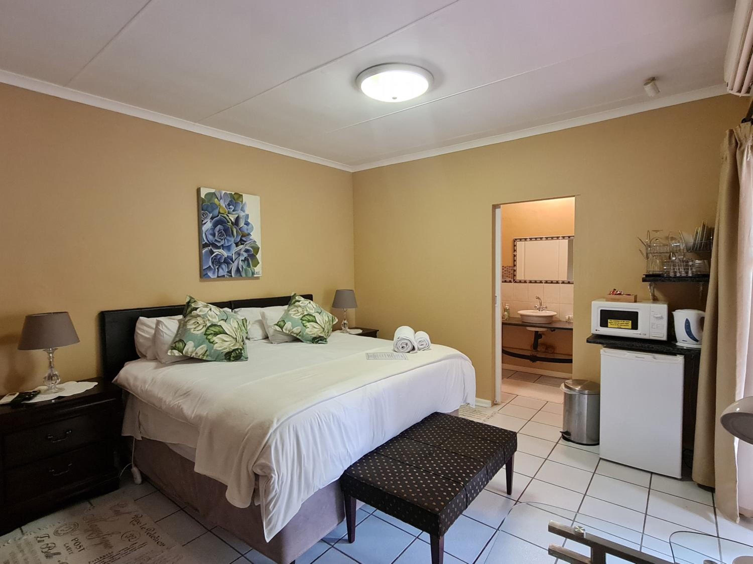 Deluxe Double Room (1 adult + 1 child) - Photo 5