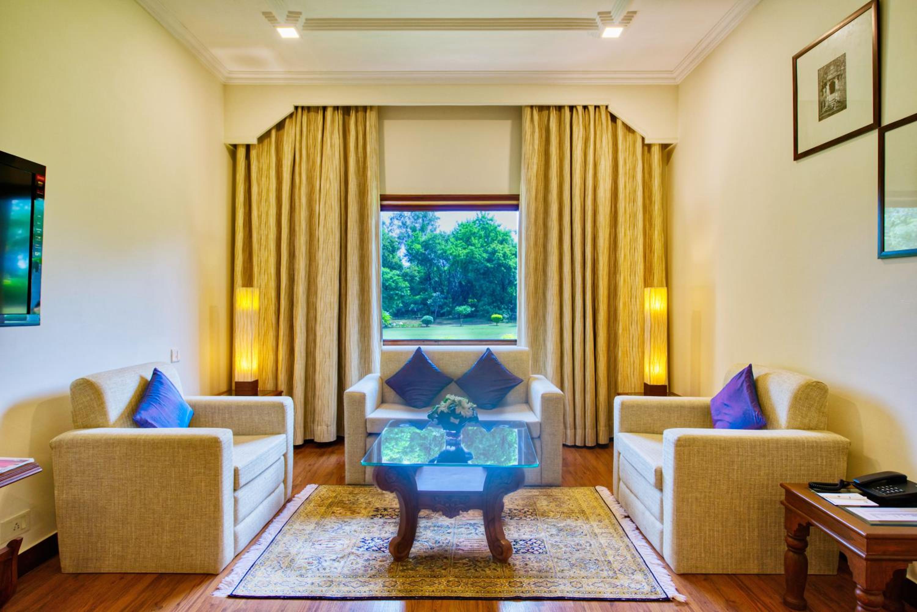 Deluxe Suite - Photo 2
