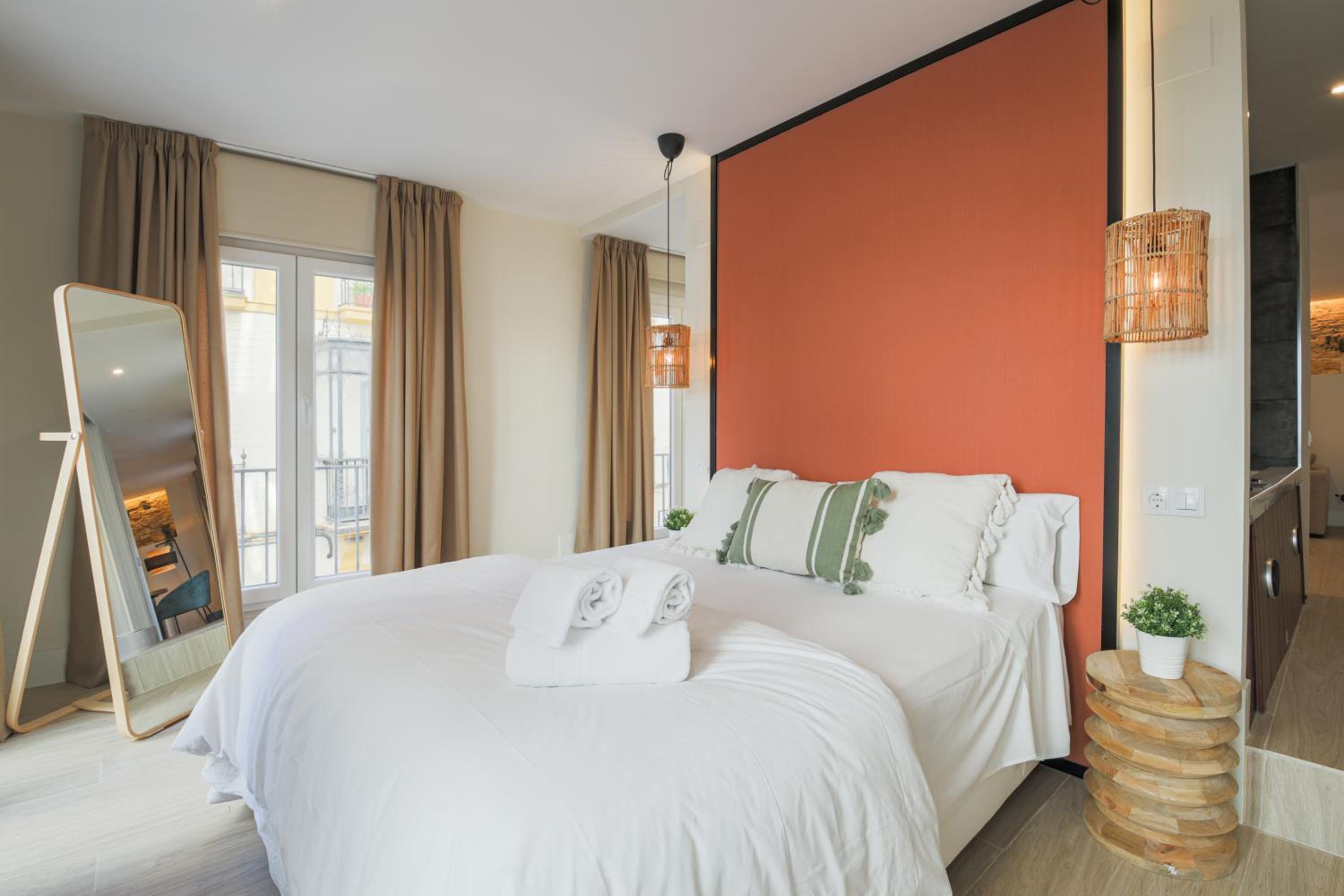 One-Bedroom Suite - Photo 13