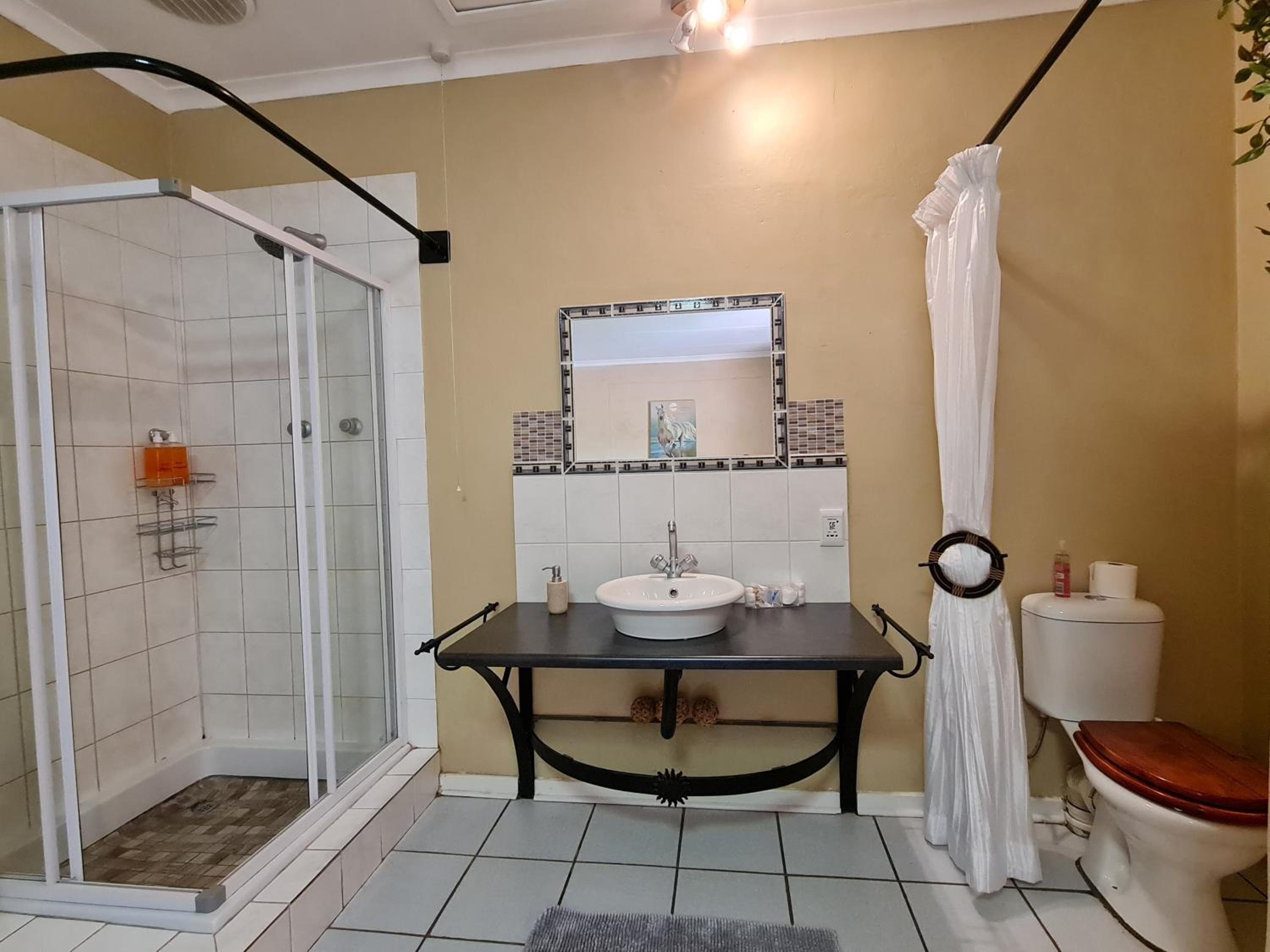 Deluxe Double Room (1 adult + 1 child) - Photo 2