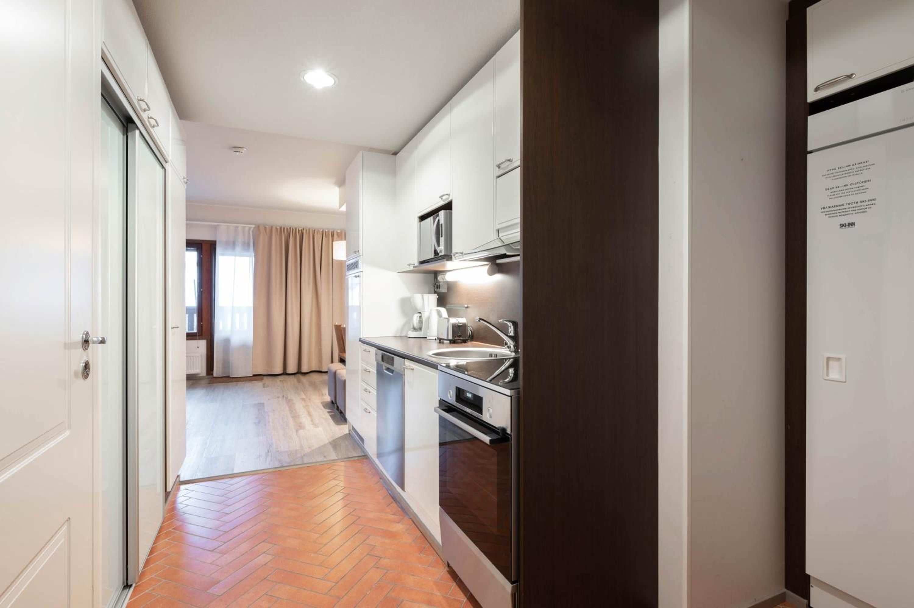 Family Suite - No pets allowed - Photo 12