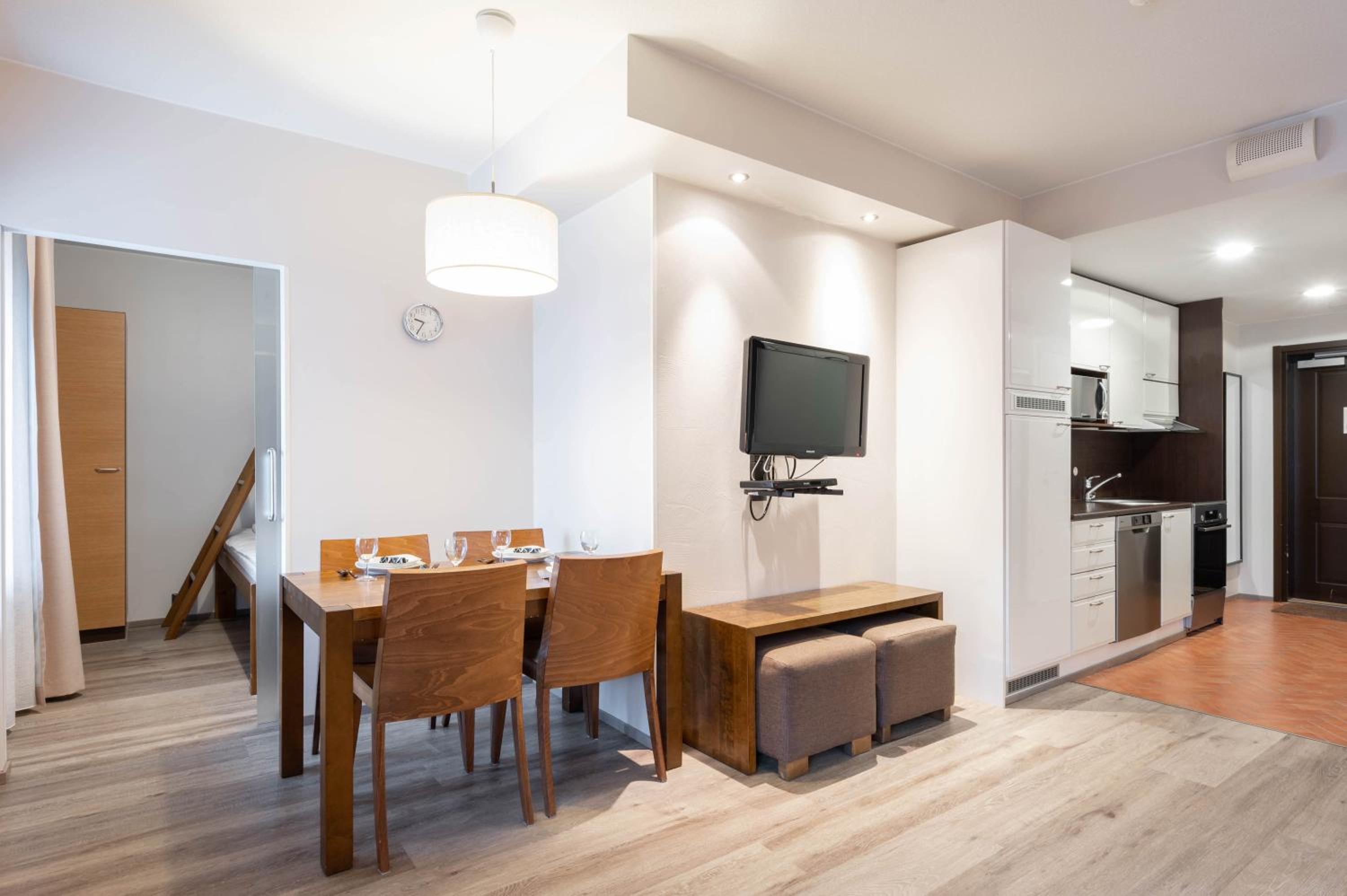 Family Suite - No pets allowed - Photo 8