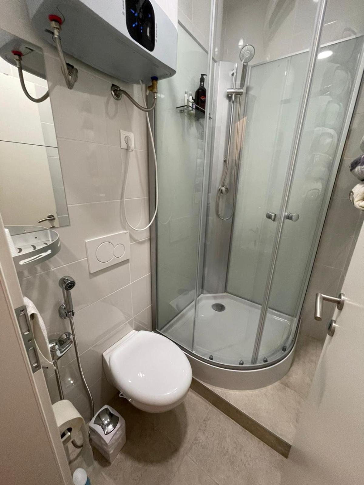 Small Double Room - Photo 9