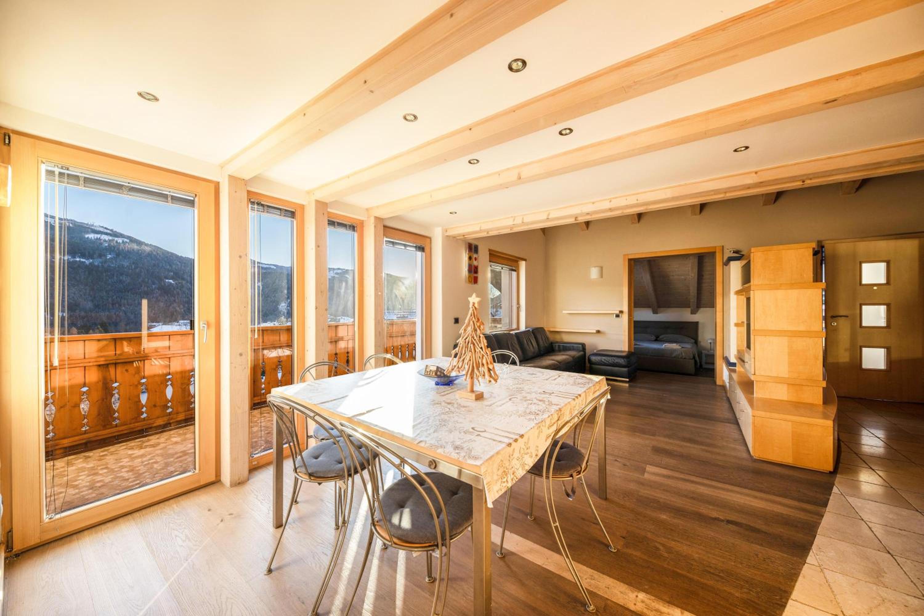 Superior Apartment with City View