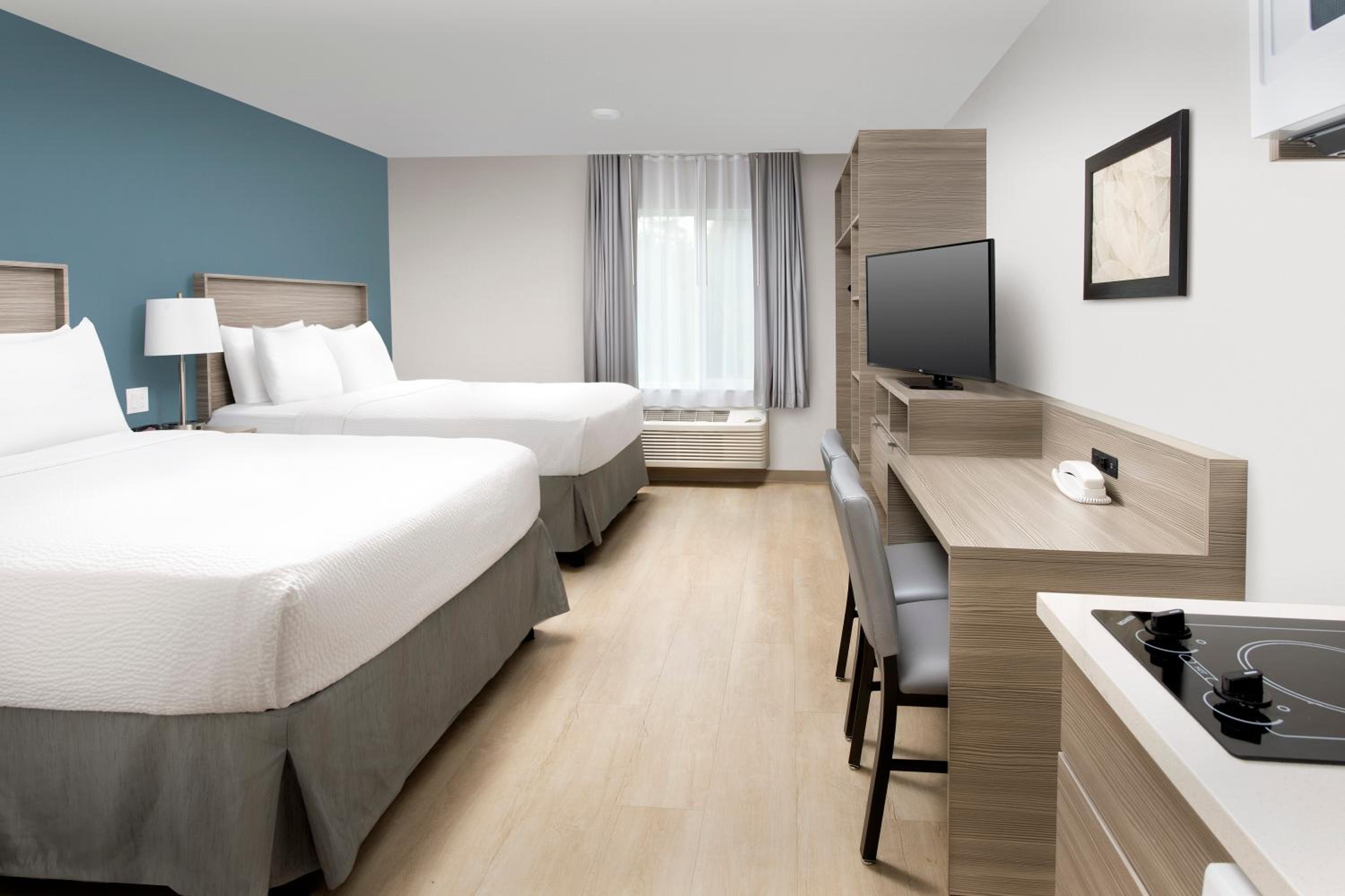 Standard Queen Room with Two Queen Beds - Non-Smoking photo 1