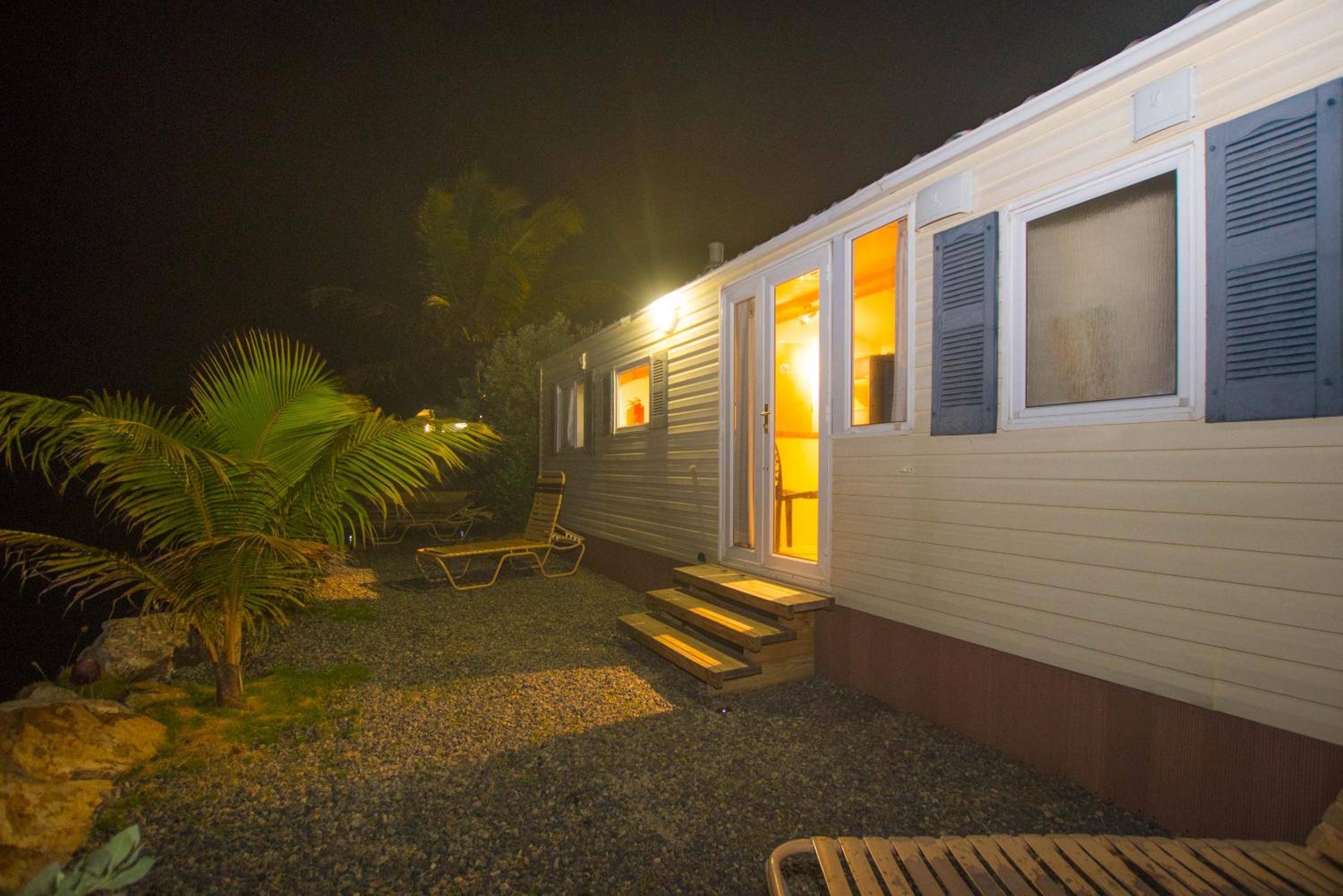 Mobile Home - Photo 11
