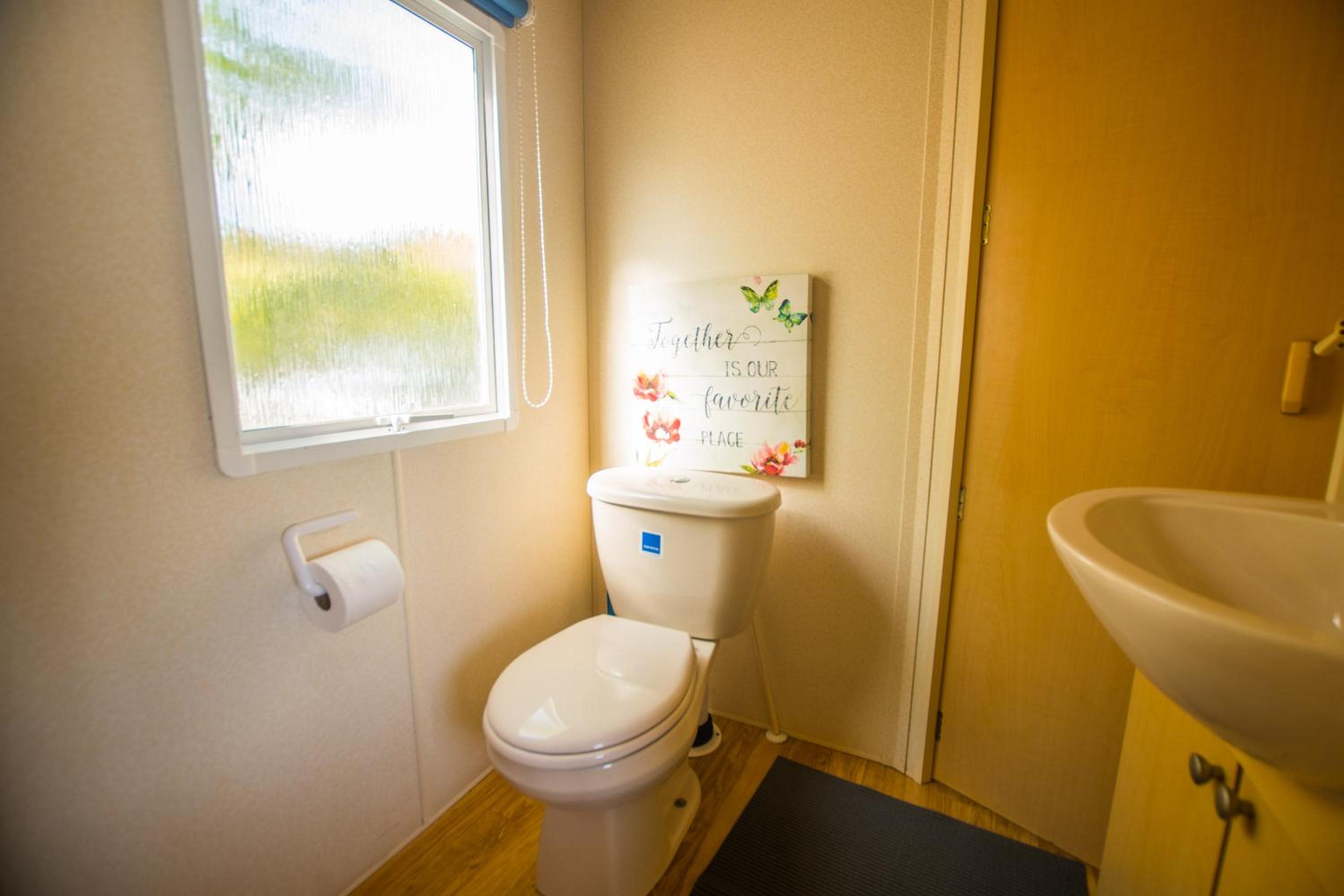 Mobile Home - Photo 2