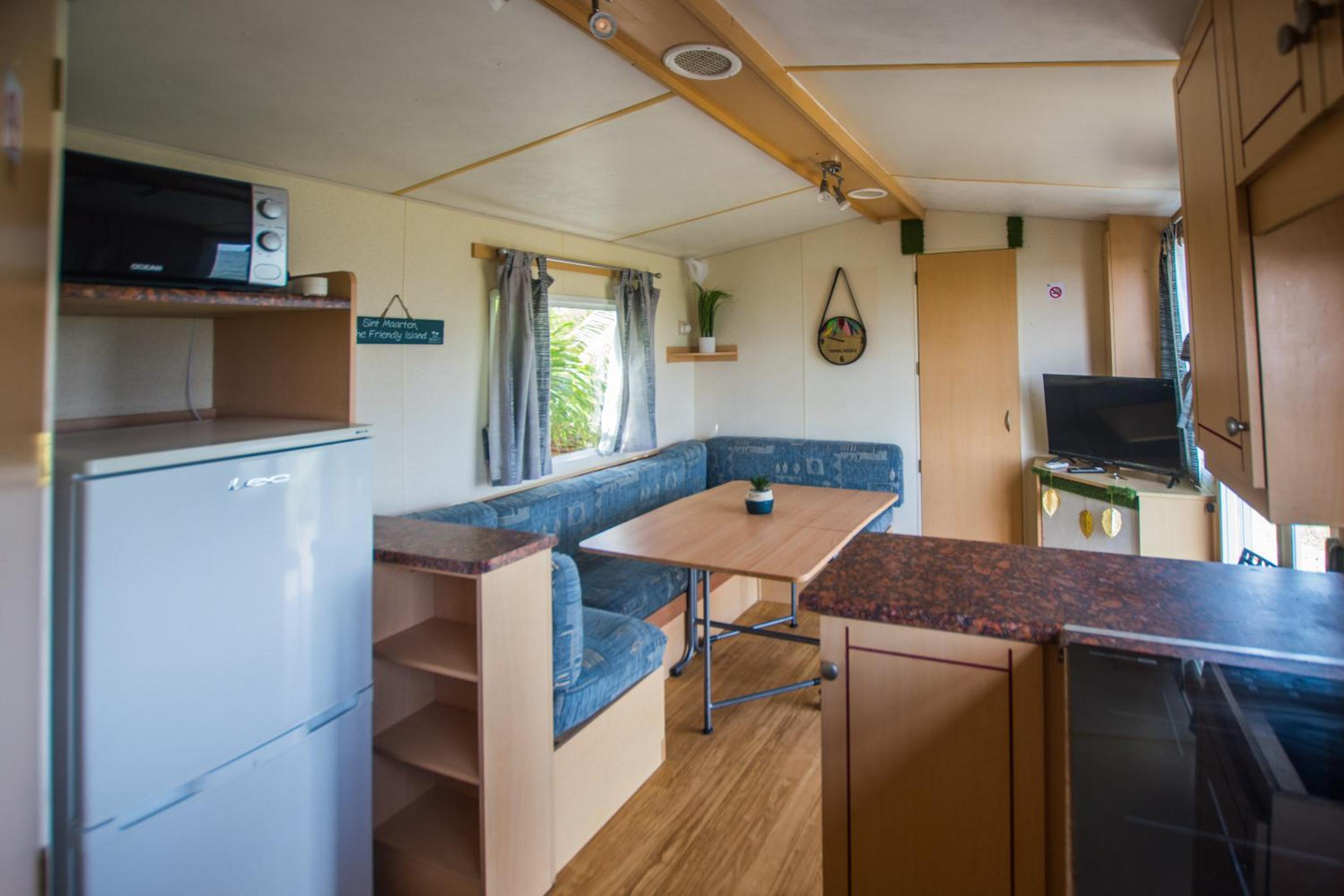 Mobile Home - Photo 21