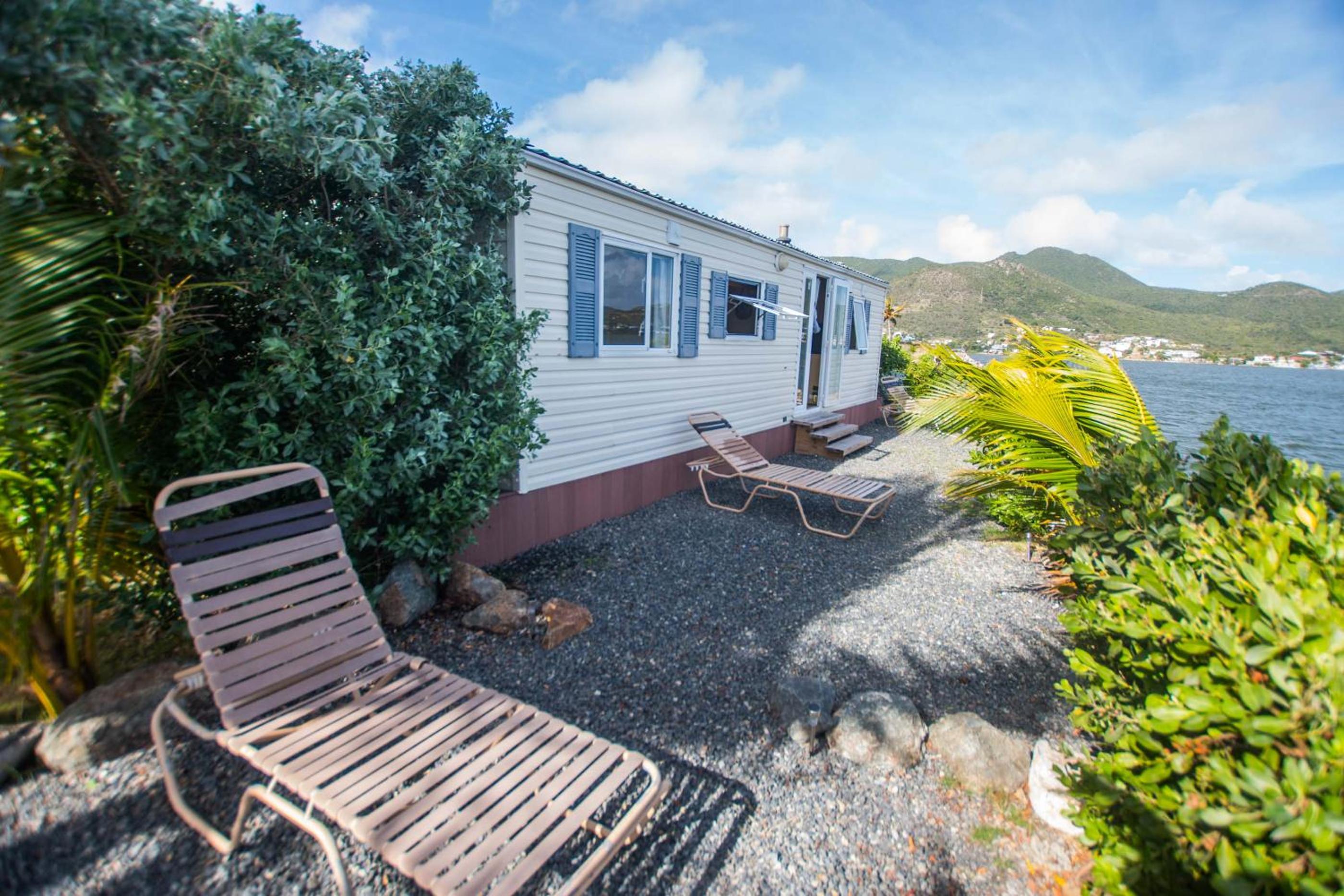 Mobile Home - Photo 10