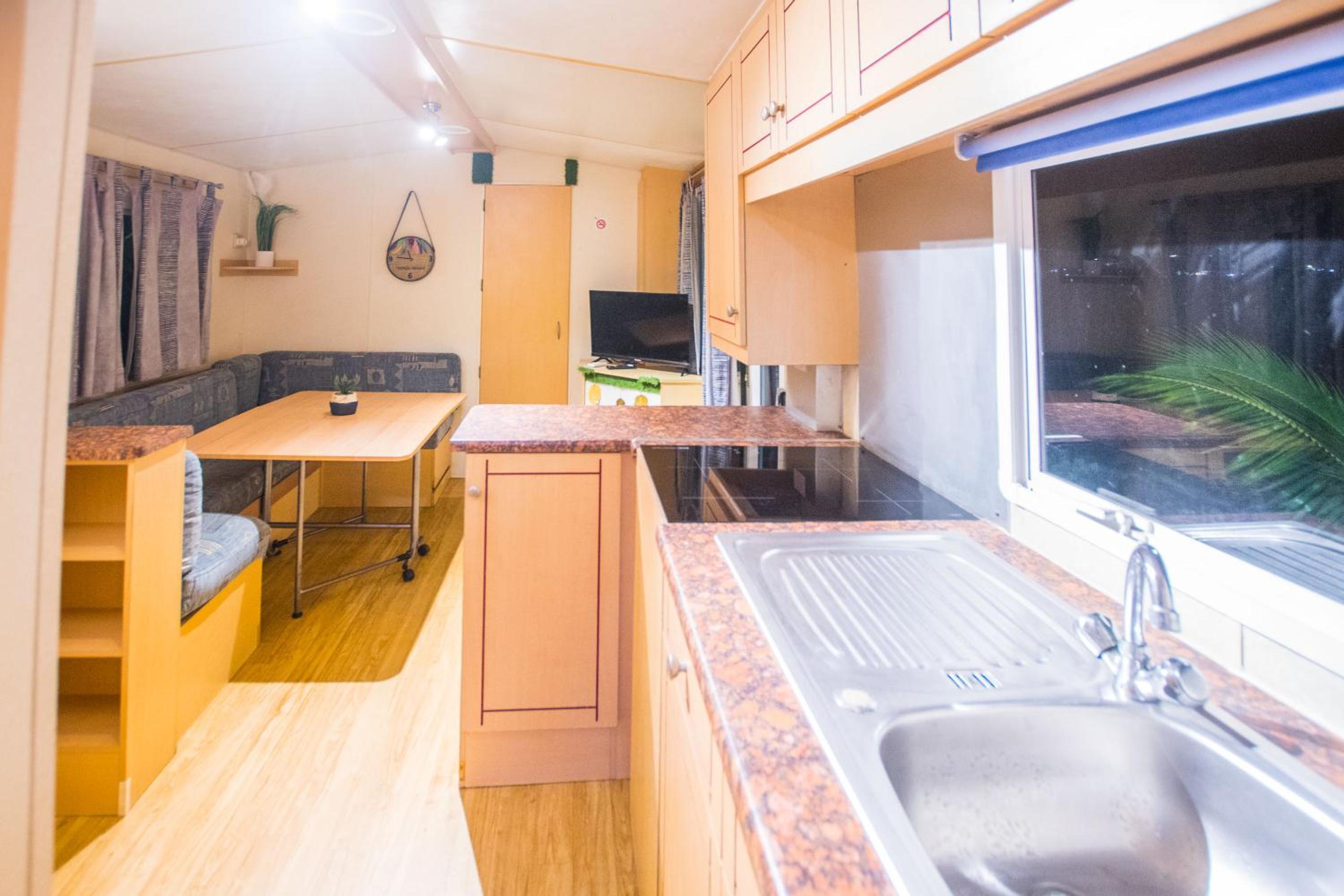 Mobile Home - Photo 16