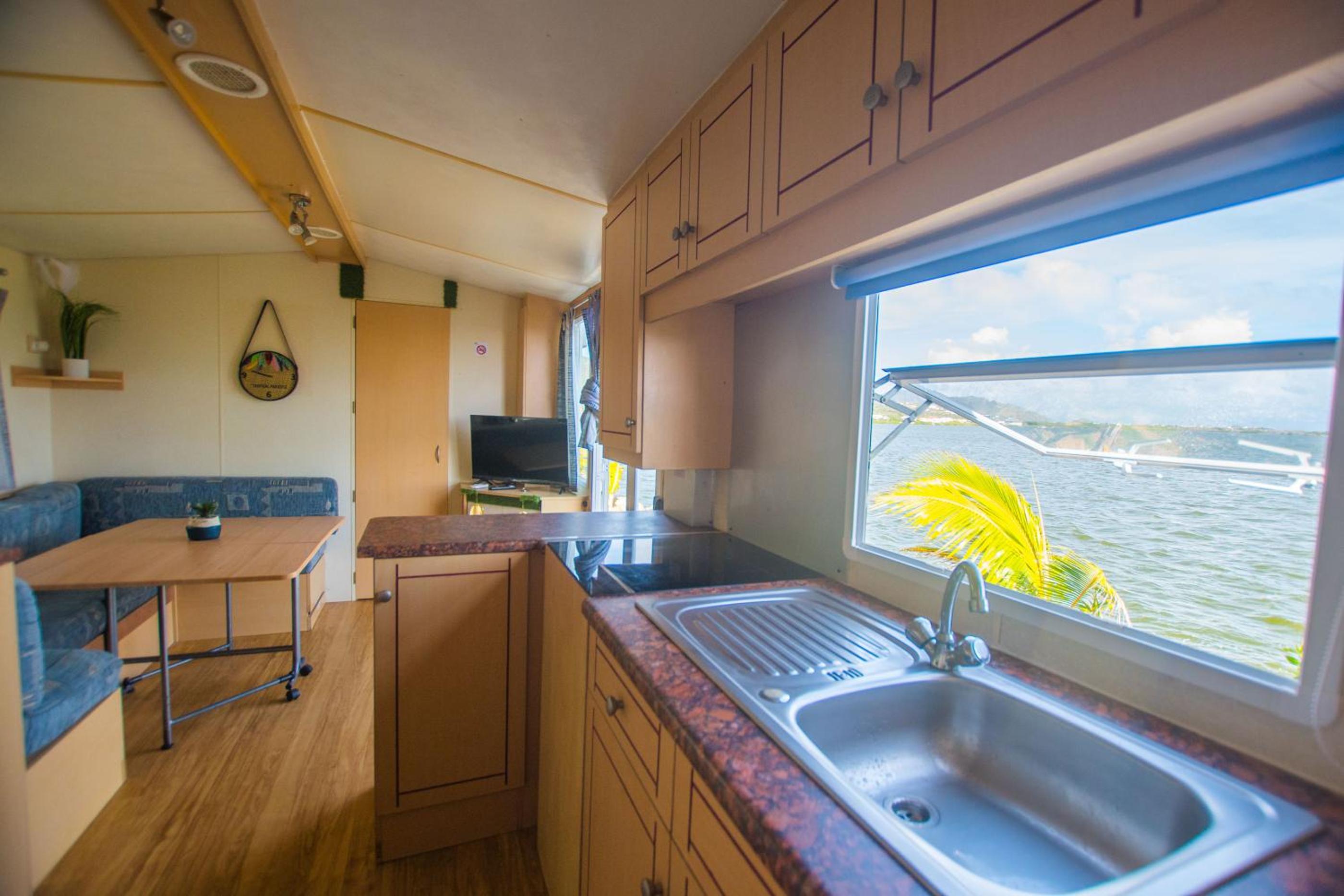 Mobile Home - Photo 15