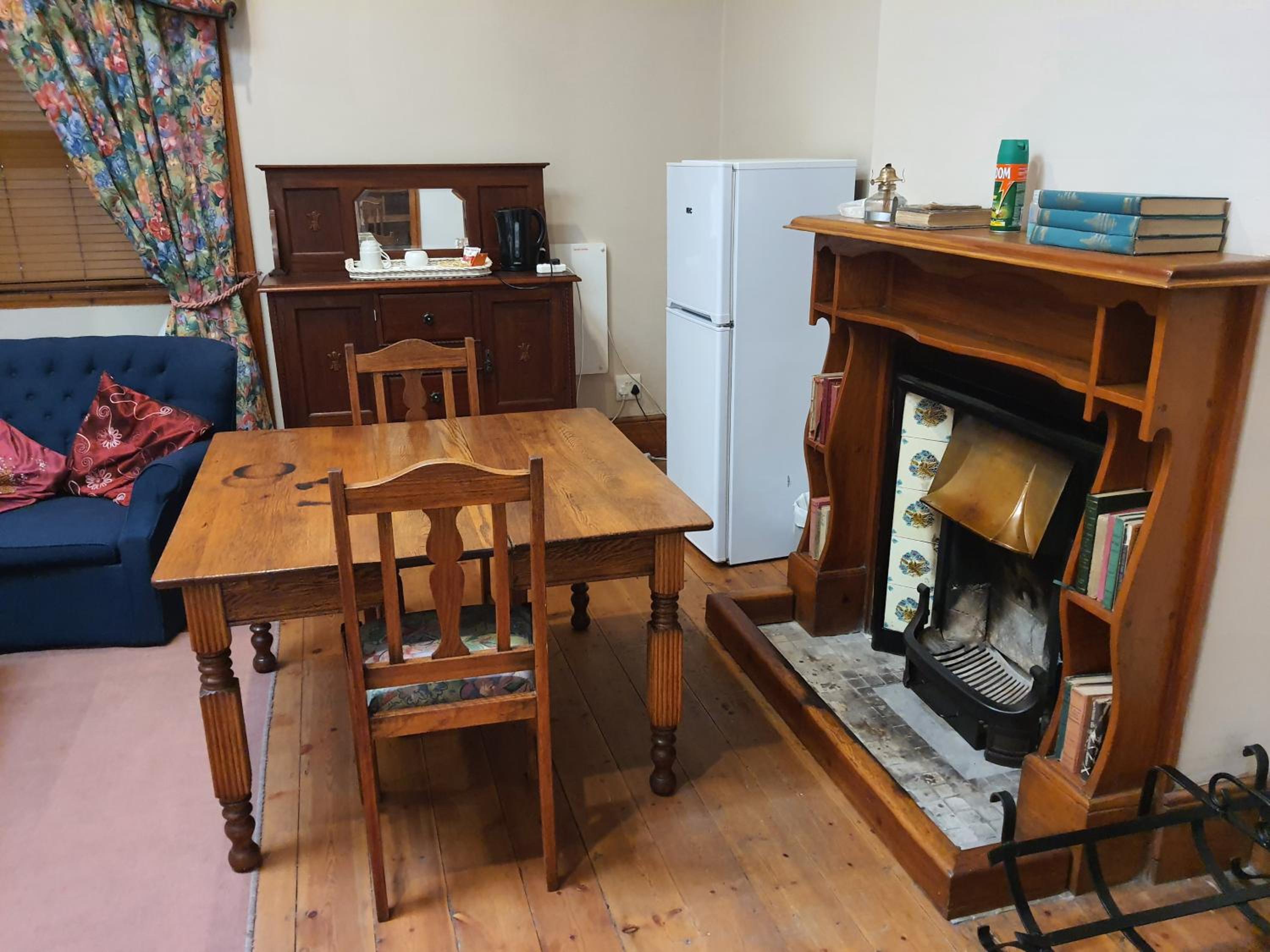 Family Room - Photo 7