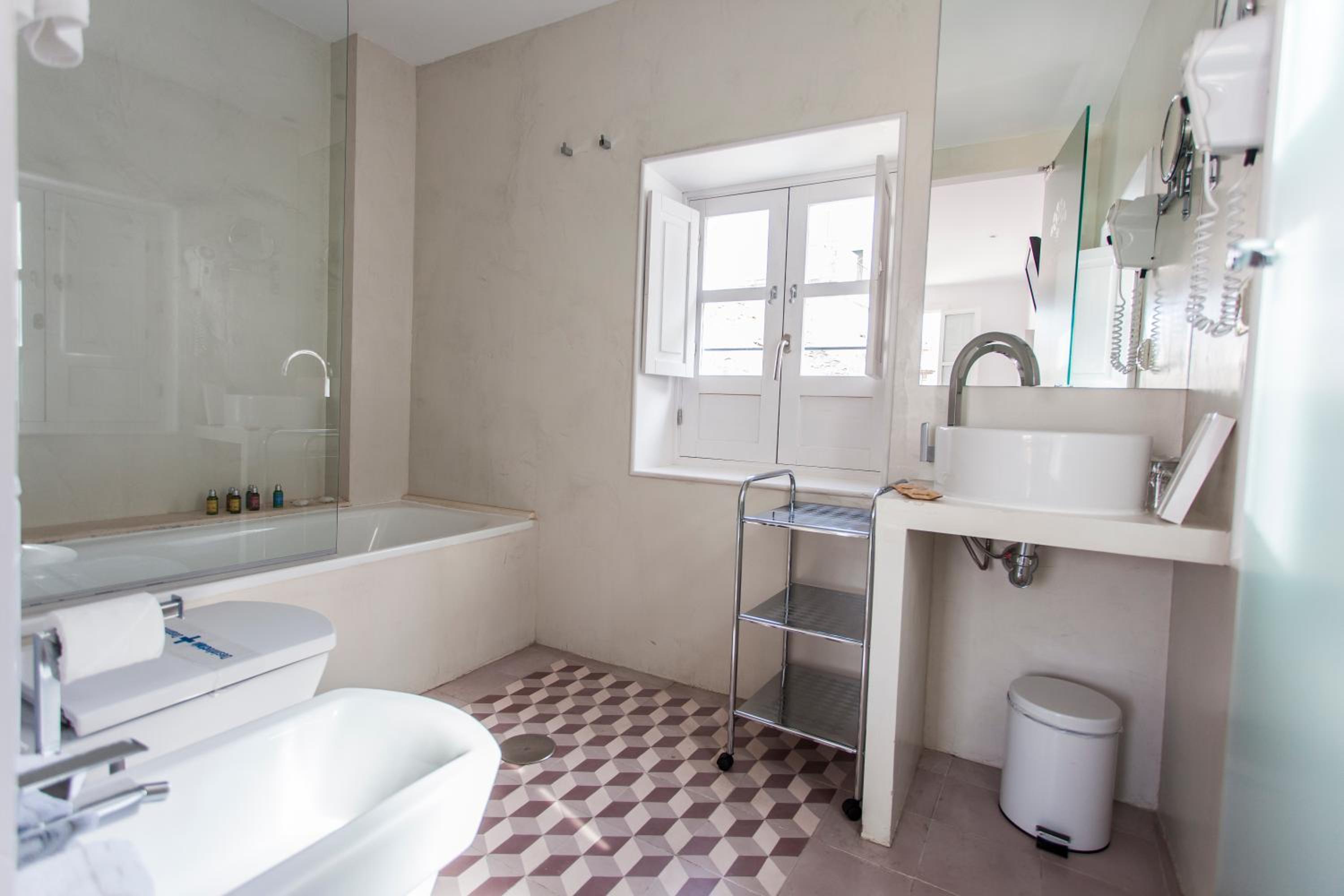 Junior Suite with Terrace - Photo 18