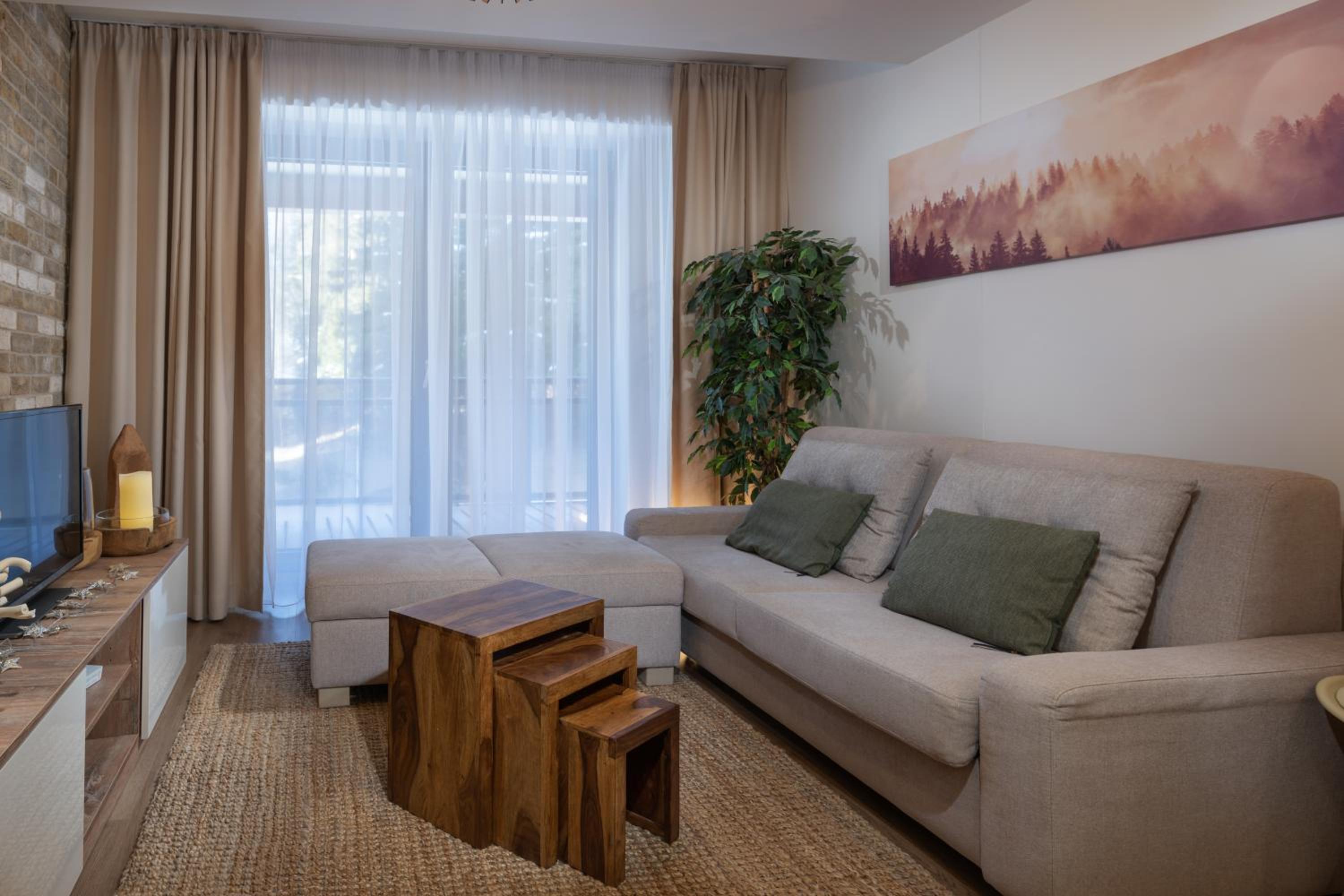 Apartment with Balcony - Photo 6