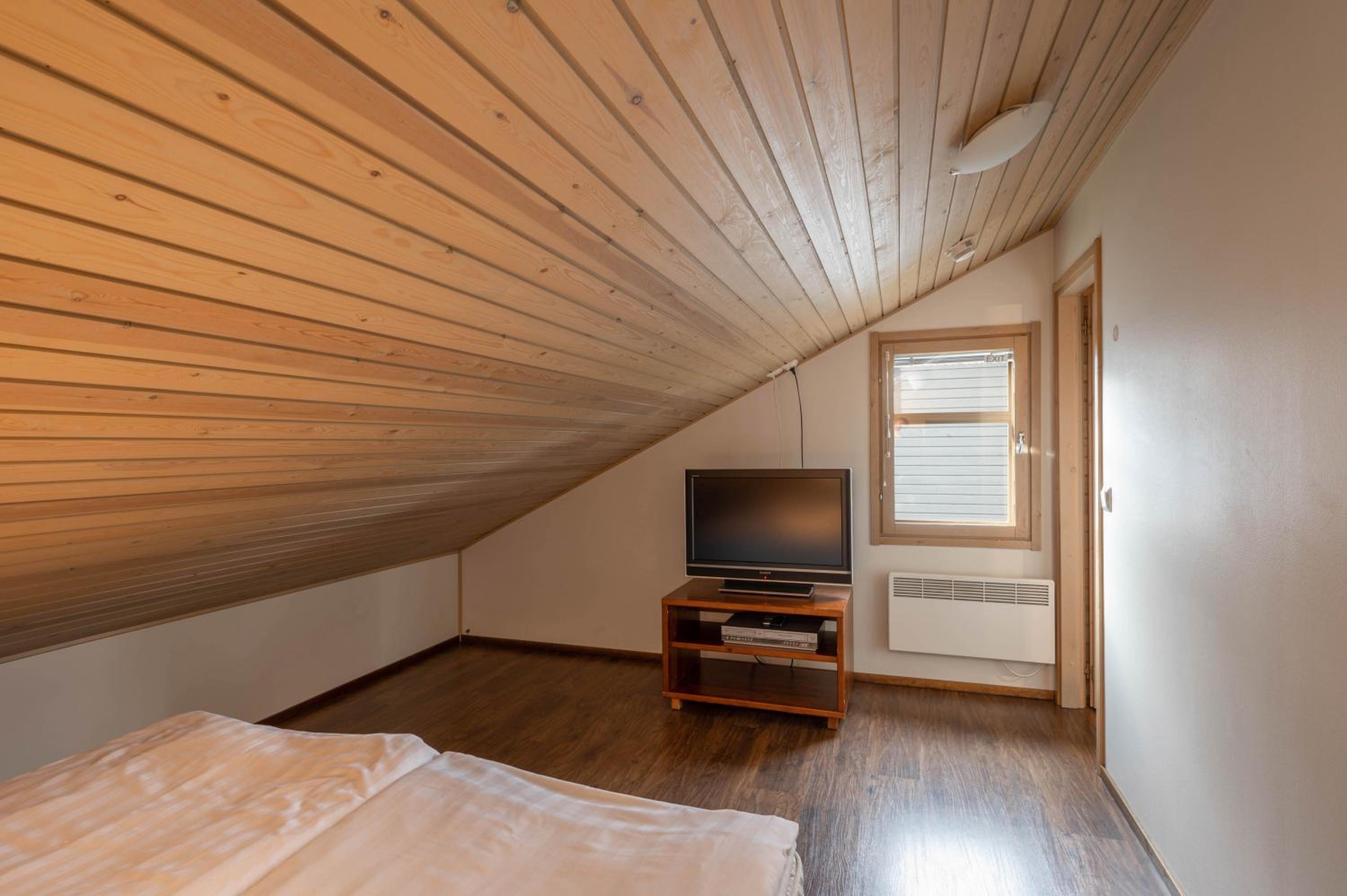 Apartment - Split Level - Photo 16