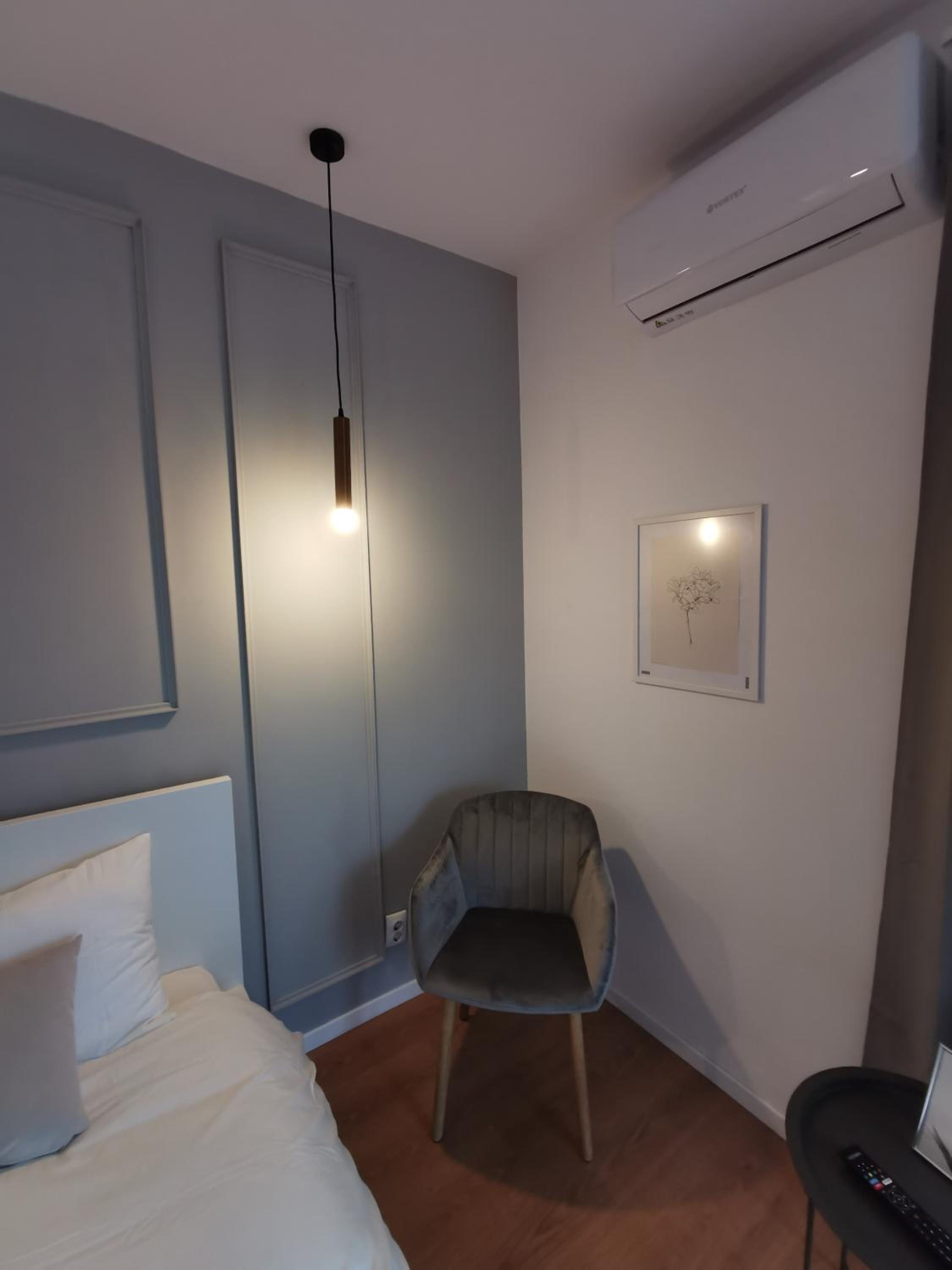 Deluxe King Studio - Photo 1
